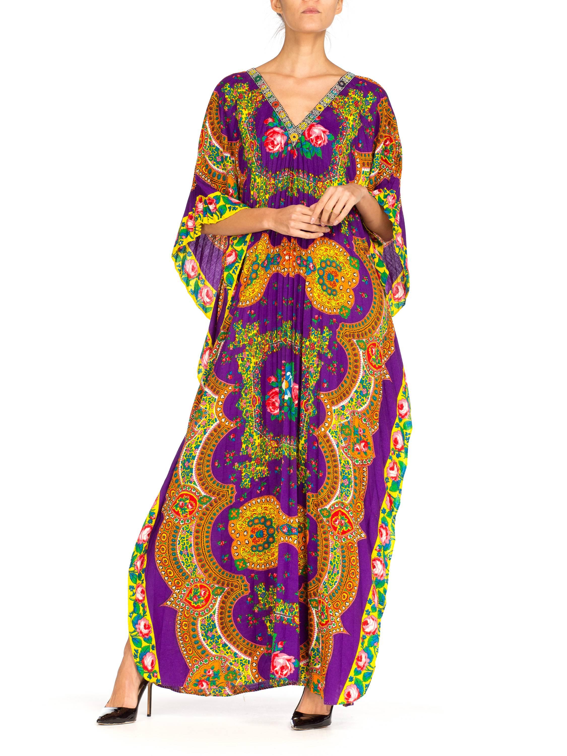 Boho Floral Paisley Kaftan with Ribbon Mirror Trim, 1970s In Excellent Condition In New York, NY