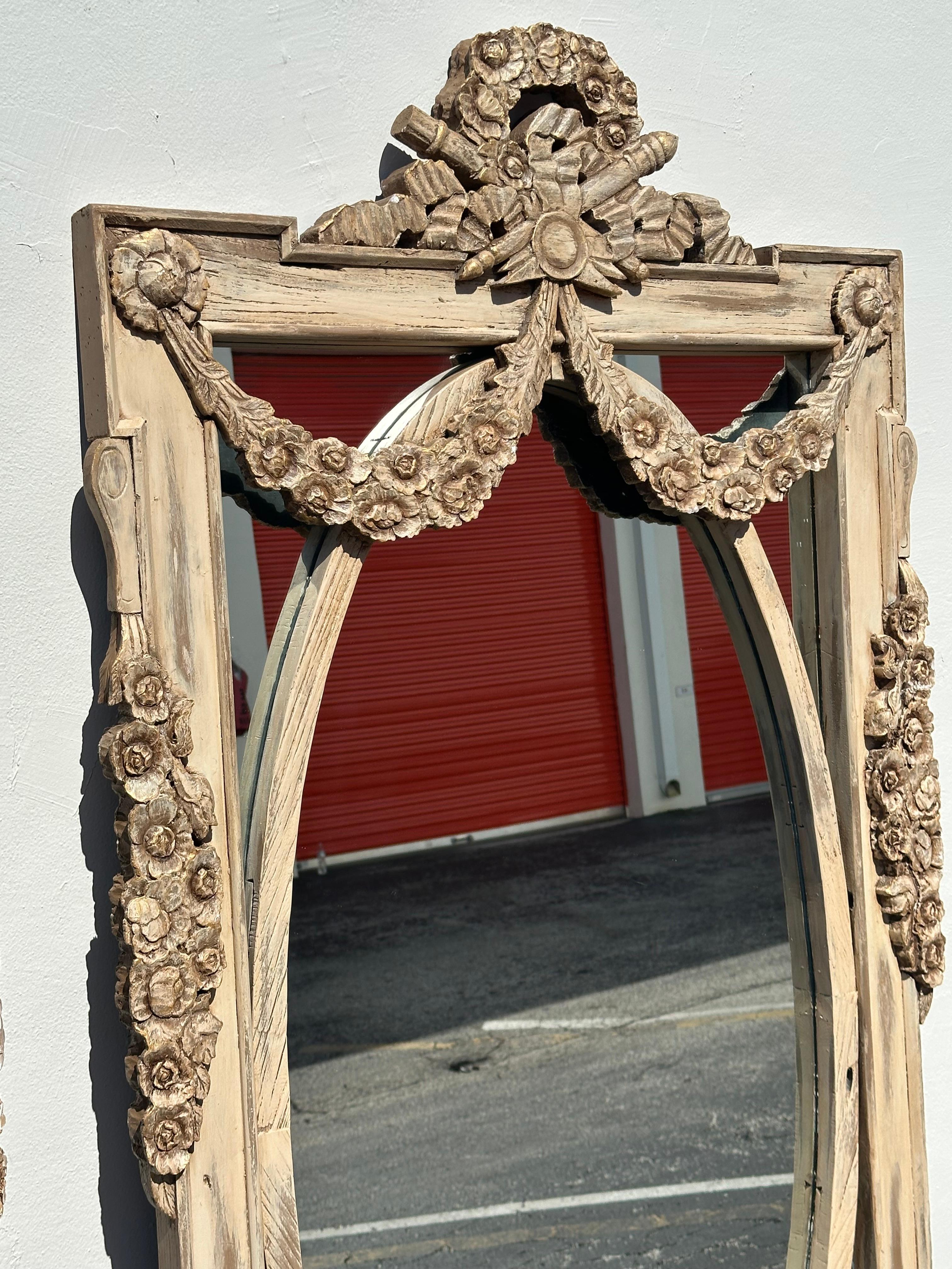 Miroirs rustiques ovales à fleurs en bois de récupération de style Boho français des années 1970, lot de 2 en vente 6