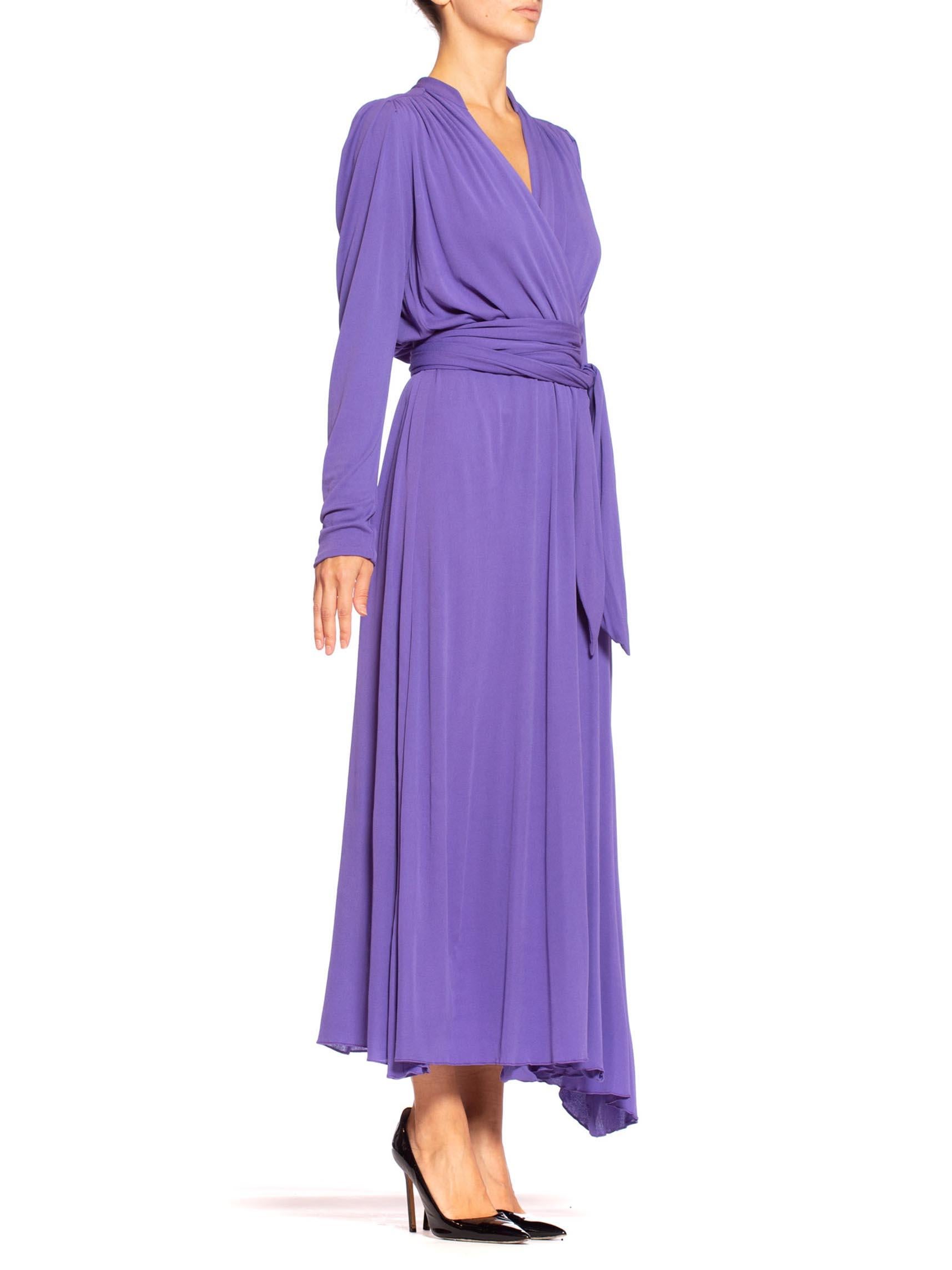 1970'S Lilac Silk Jersey Long Sleeved Wrap Dress With Sash Belt In Excellent Condition In New York, NY