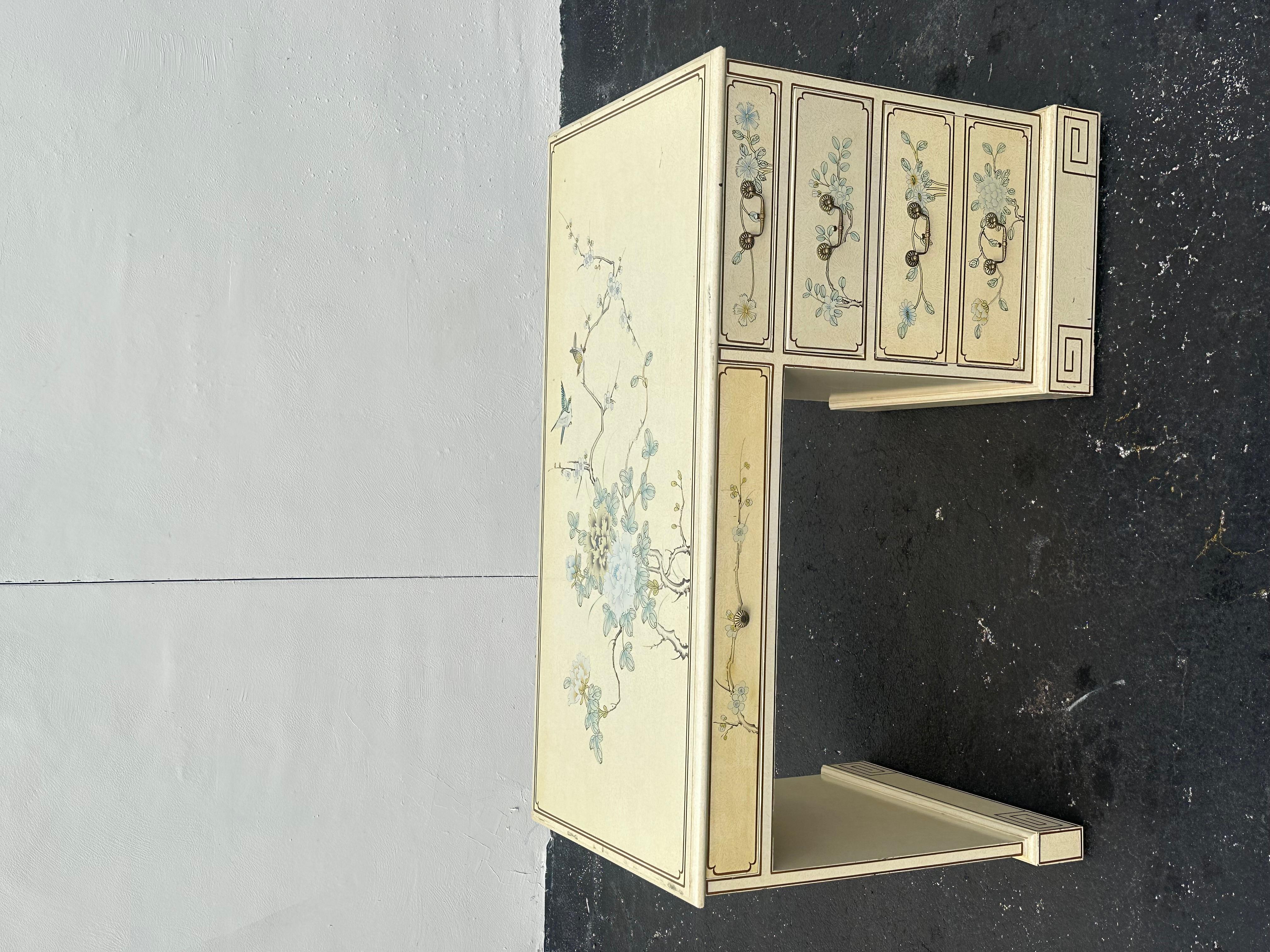 Escritorio con Silla de Chinoiserie Pintado a Mano / Decorado, Lacado en Beige Hueso, Años 70 Vidrio en venta