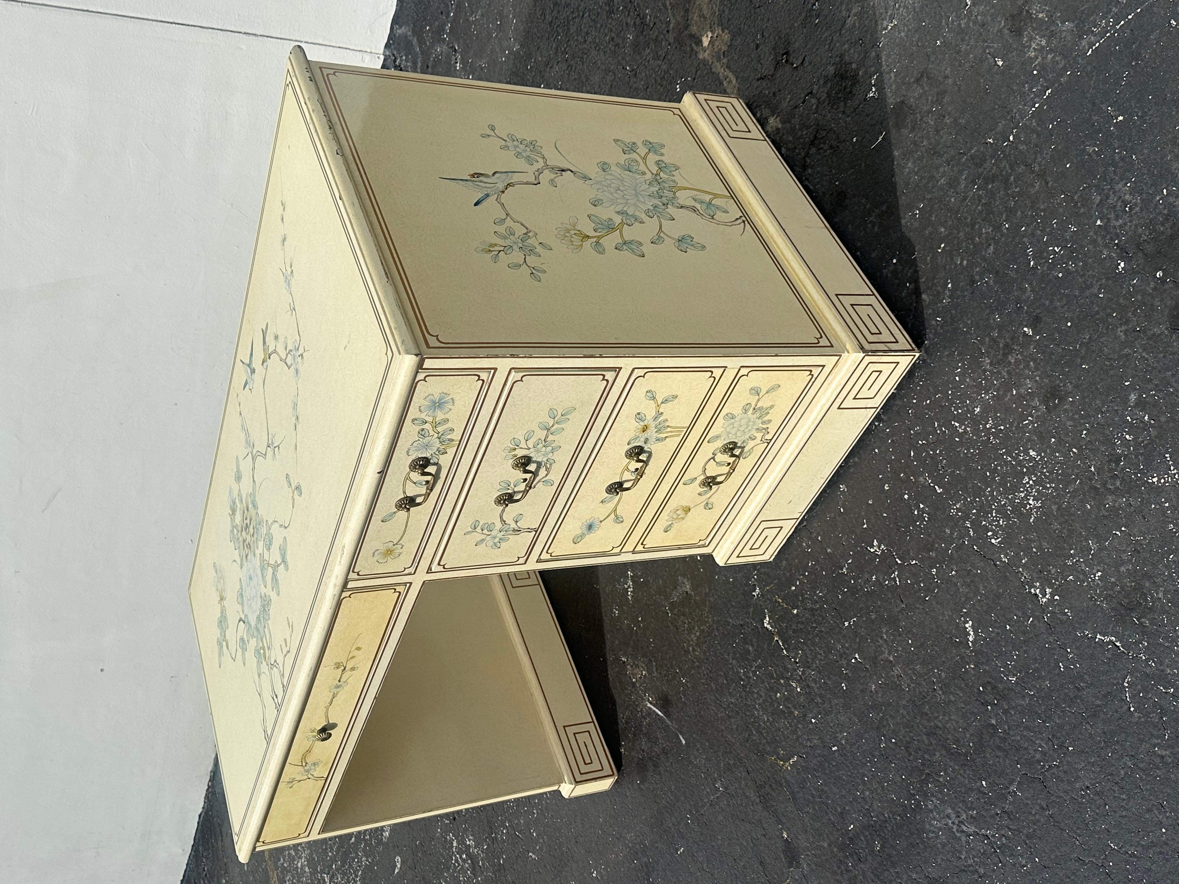 Escritorio con Silla de Chinoiserie Pintado a Mano / Decorado, Lacado en Beige Hueso, Años 70 en venta 4