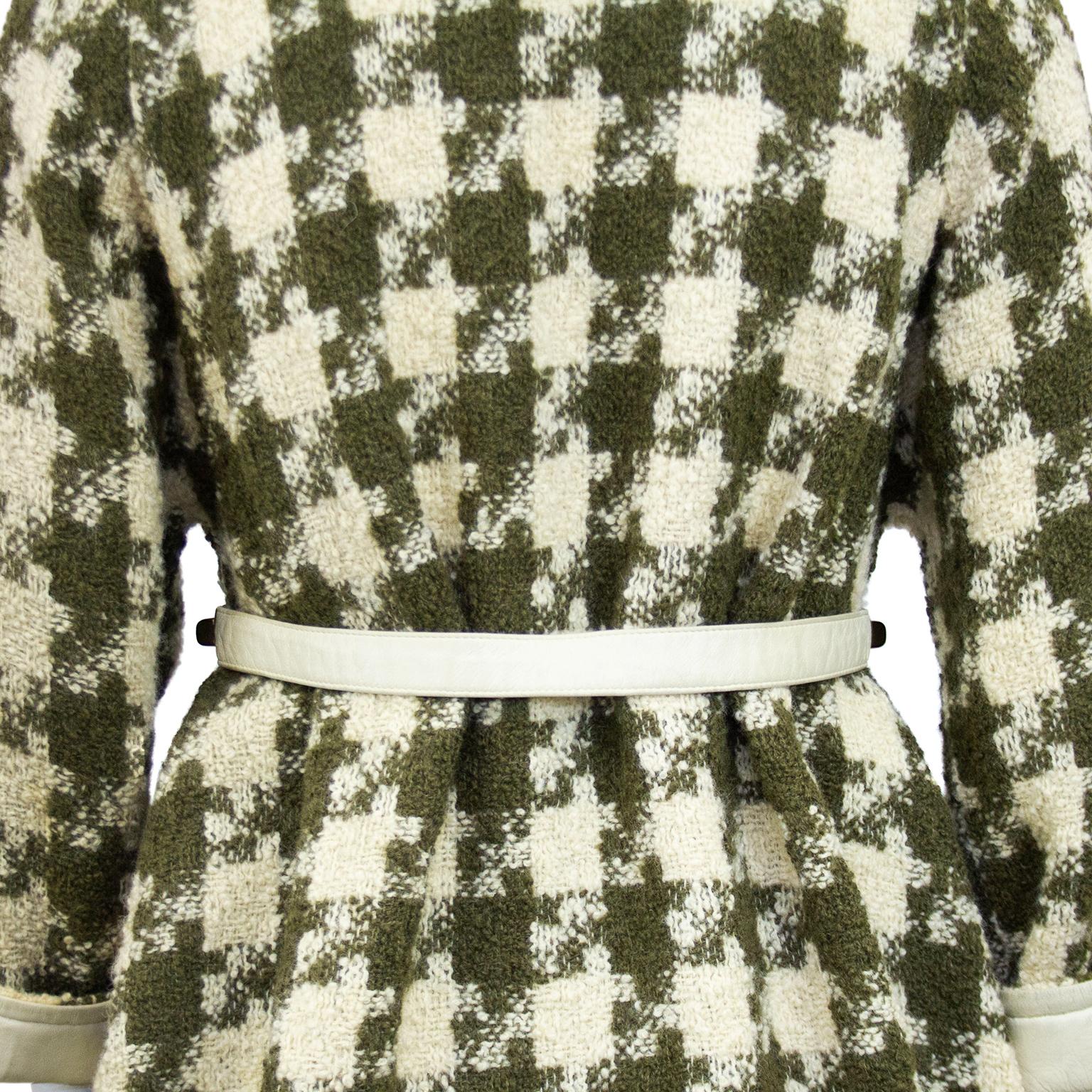 1970s Bonnie Cashin Cream and Green Houndstooth Coat and Skirt Ensemble  In Good Condition For Sale In Toronto, Ontario