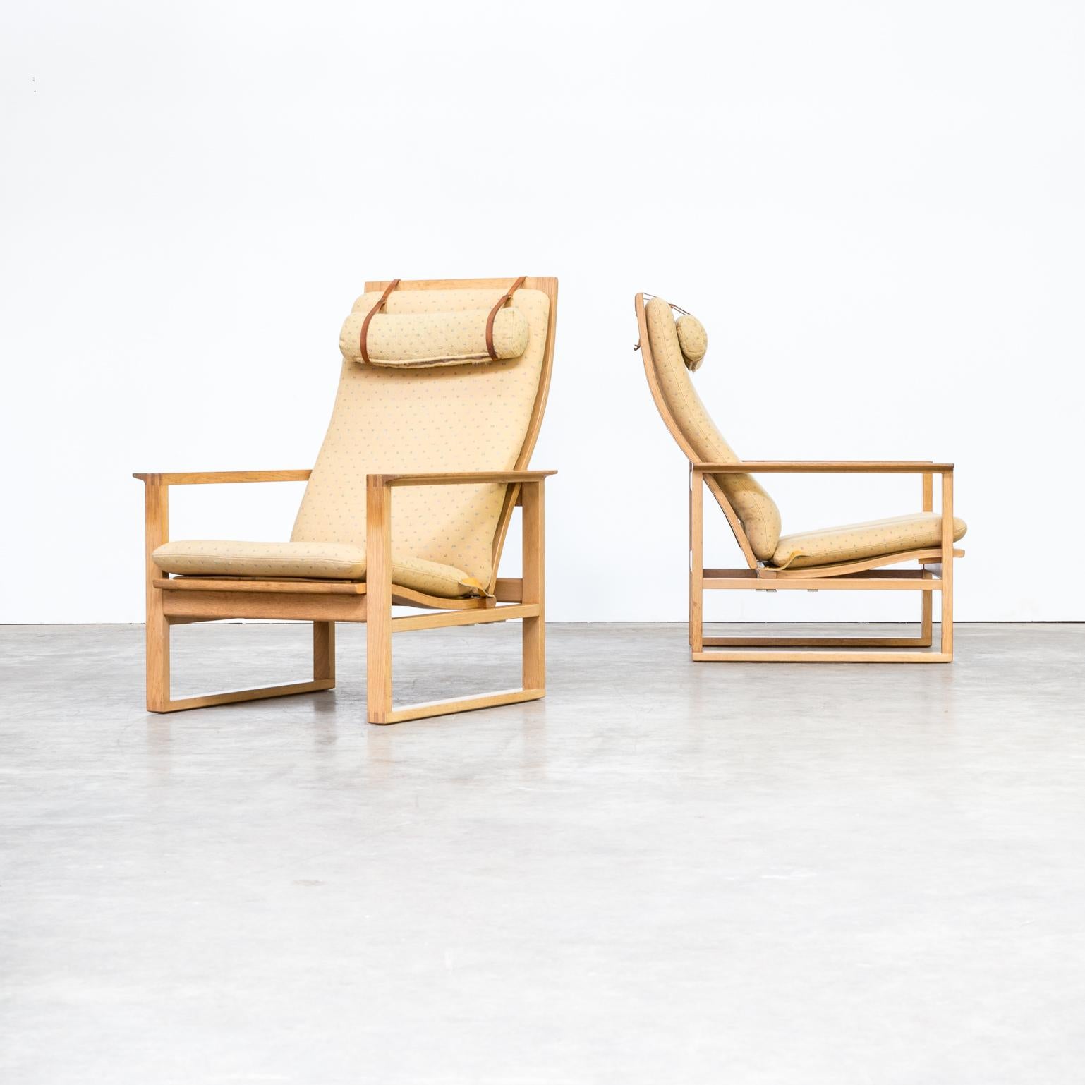 1970s Borge Mogensen fauteuil for Fredericia Stolefabrik set of 2. One set of two identical lounge chairs. Both good condition consistent with age and use.
