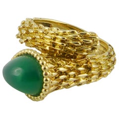 1970s Boucheron Serpent Bohème Ring S Motif in Yellow Gold and Chrysophrase
