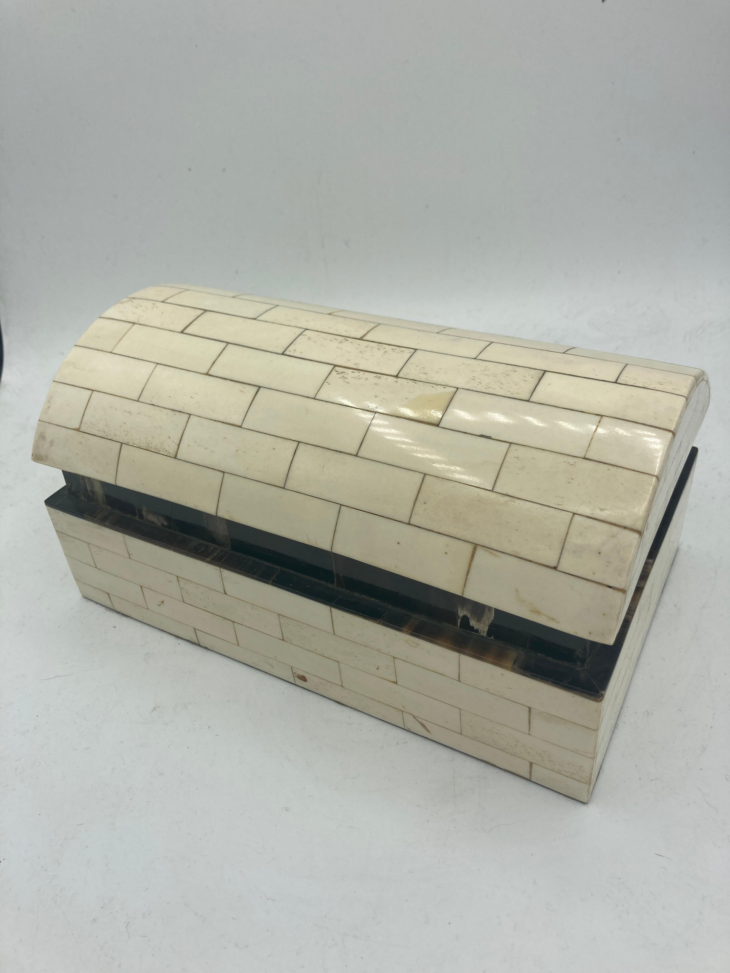 1970's boxe with marquetry of bones in the style of Anthony Redmile In Good Condition For Sale In New York, NY
