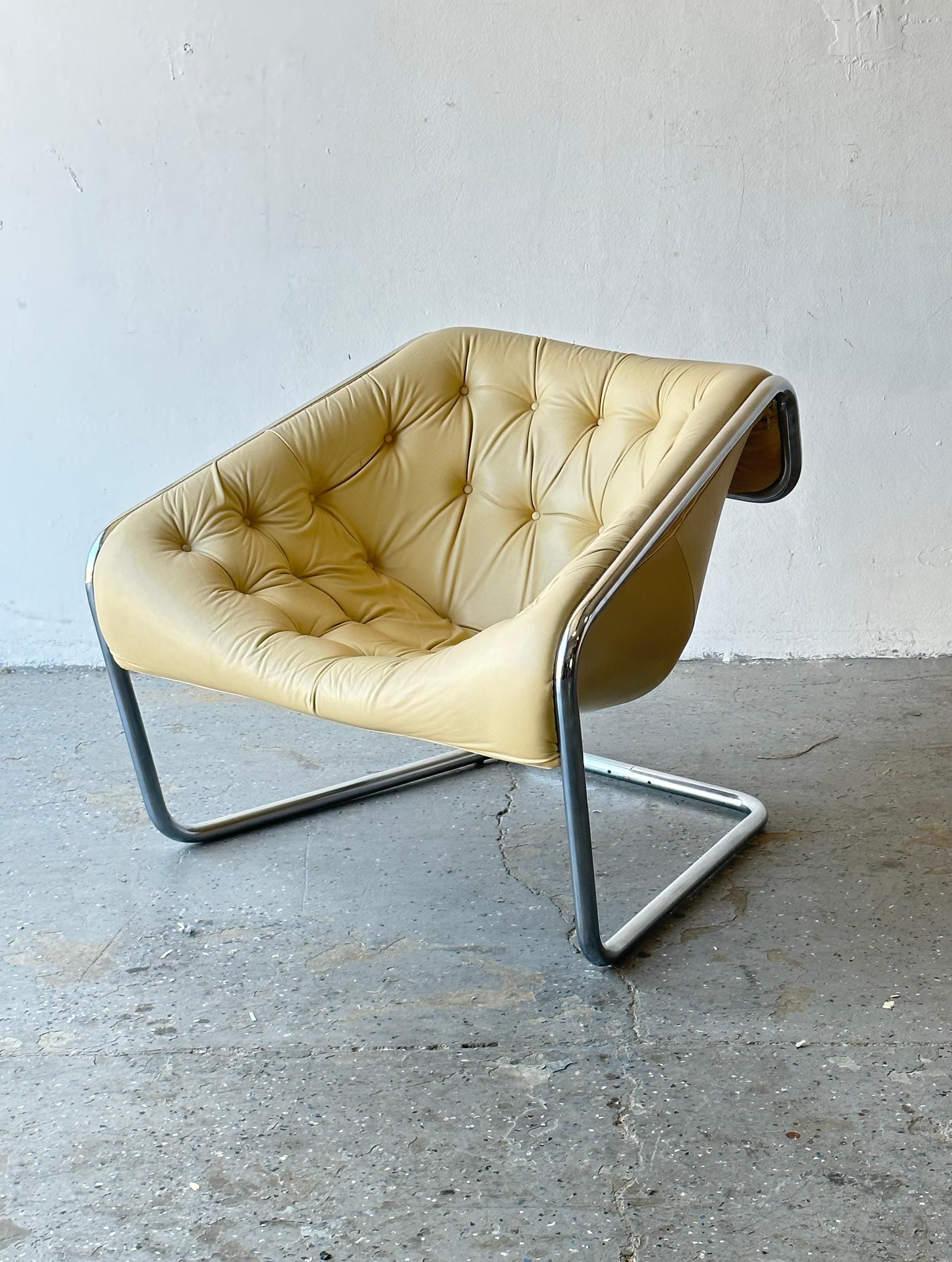 Mid-Century Modern 1970s Boxer Leather Lounge Chair by Kwok Hoi Chan for Steiner For Sale