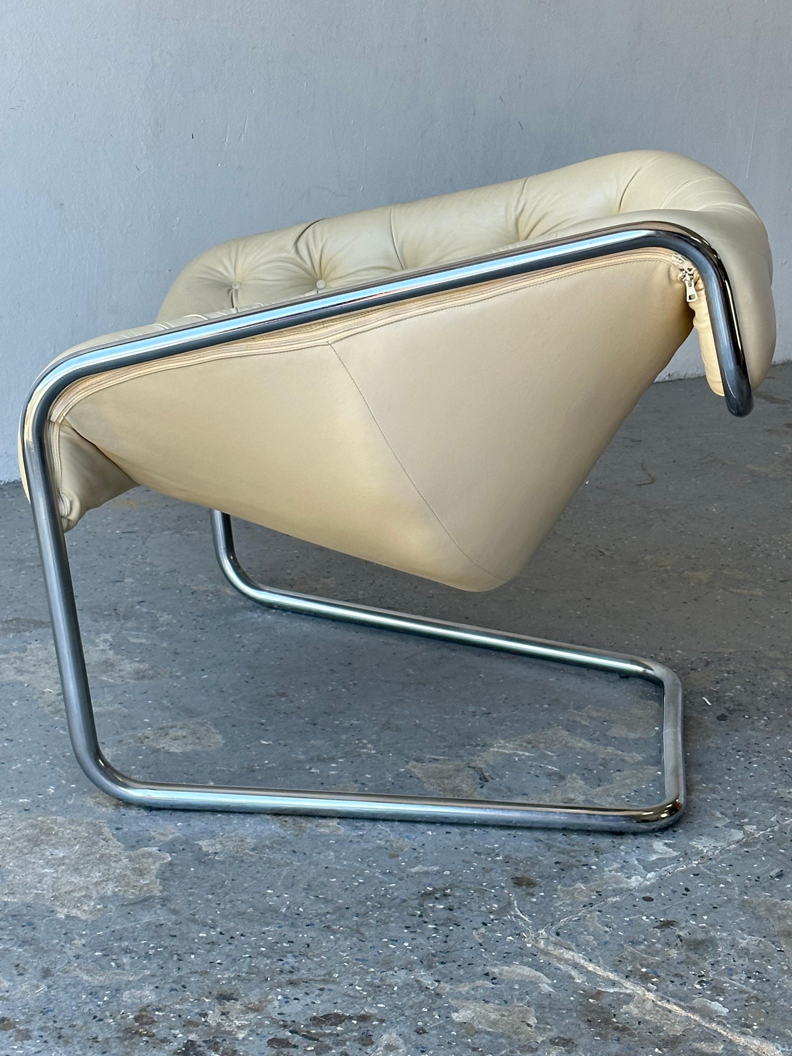 French 1970s Boxer Leather Lounge Chair by Kwok Hoi Chan for Steiner For Sale