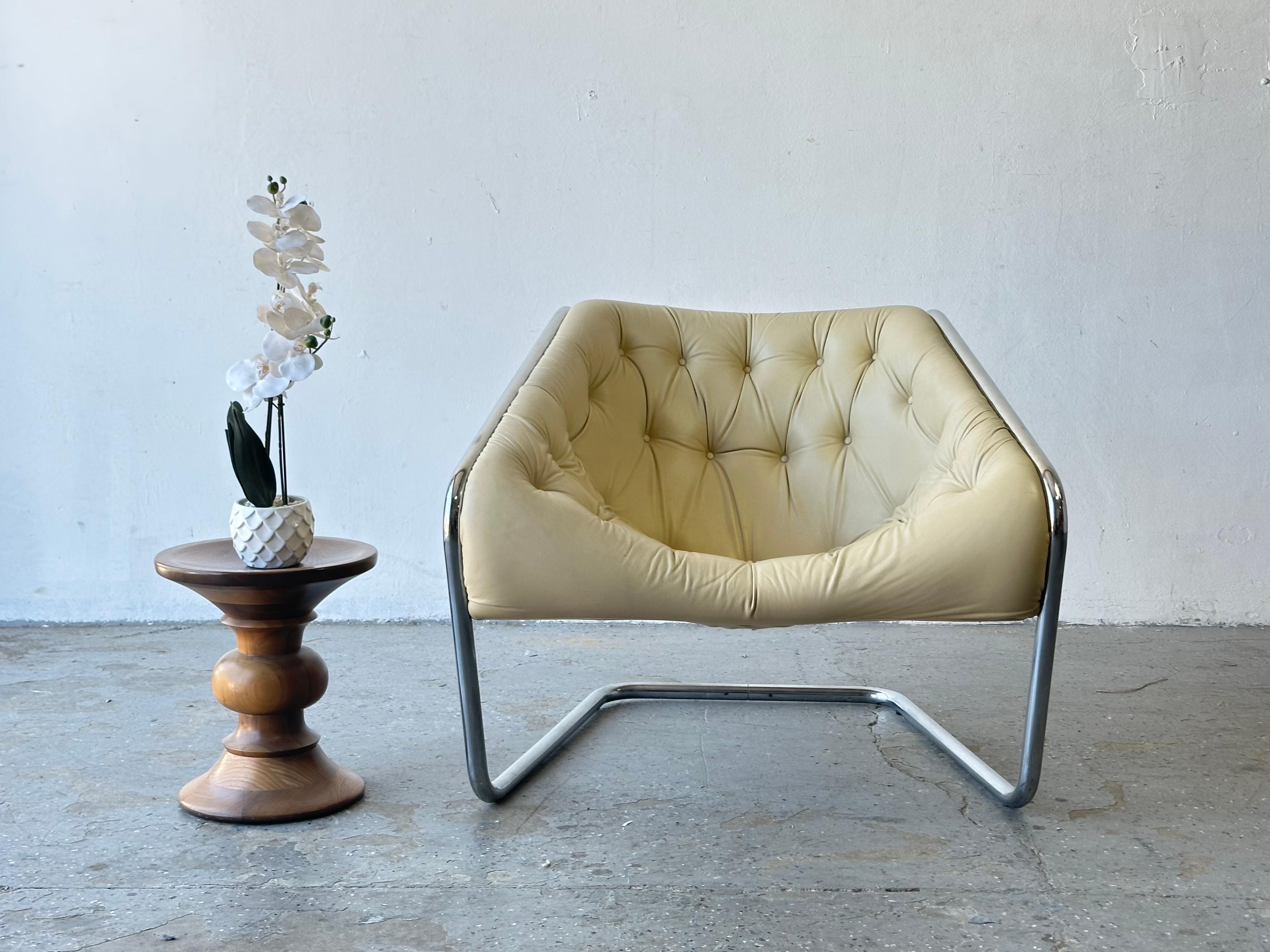 Late 20th Century 1970s Boxer Leather Lounge Chair by Kwok Hoi Chan for Steiner For Sale