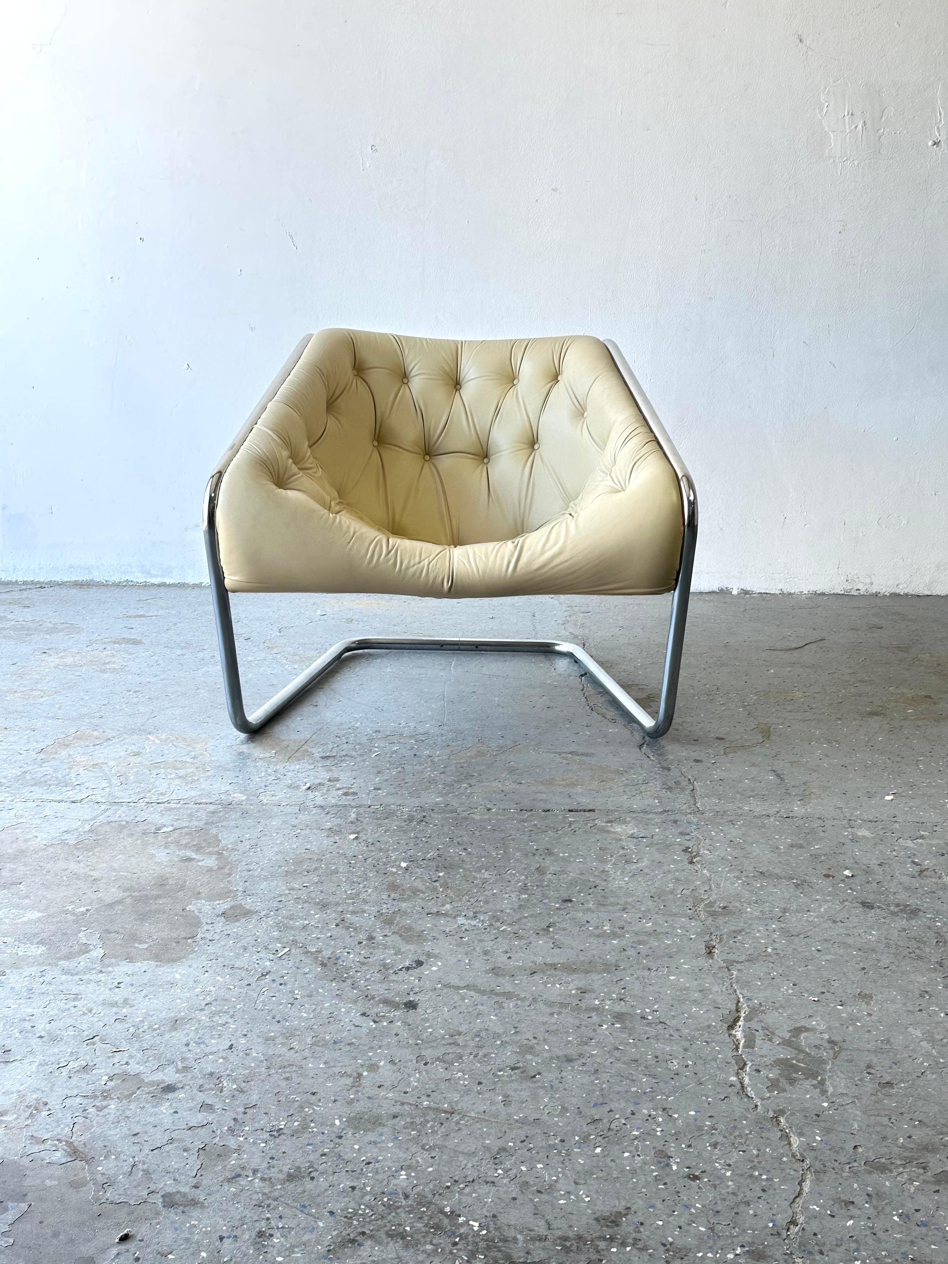1970s Boxer Leather Lounge Chair by Kwok Hoi Chan for Steiner For Sale 1