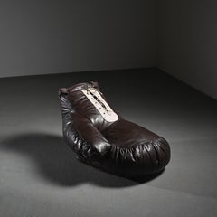 1970s "Boxing Glove" Pouf by Ueli & Susi Berger for De Sede 1970s "Boxing Glove