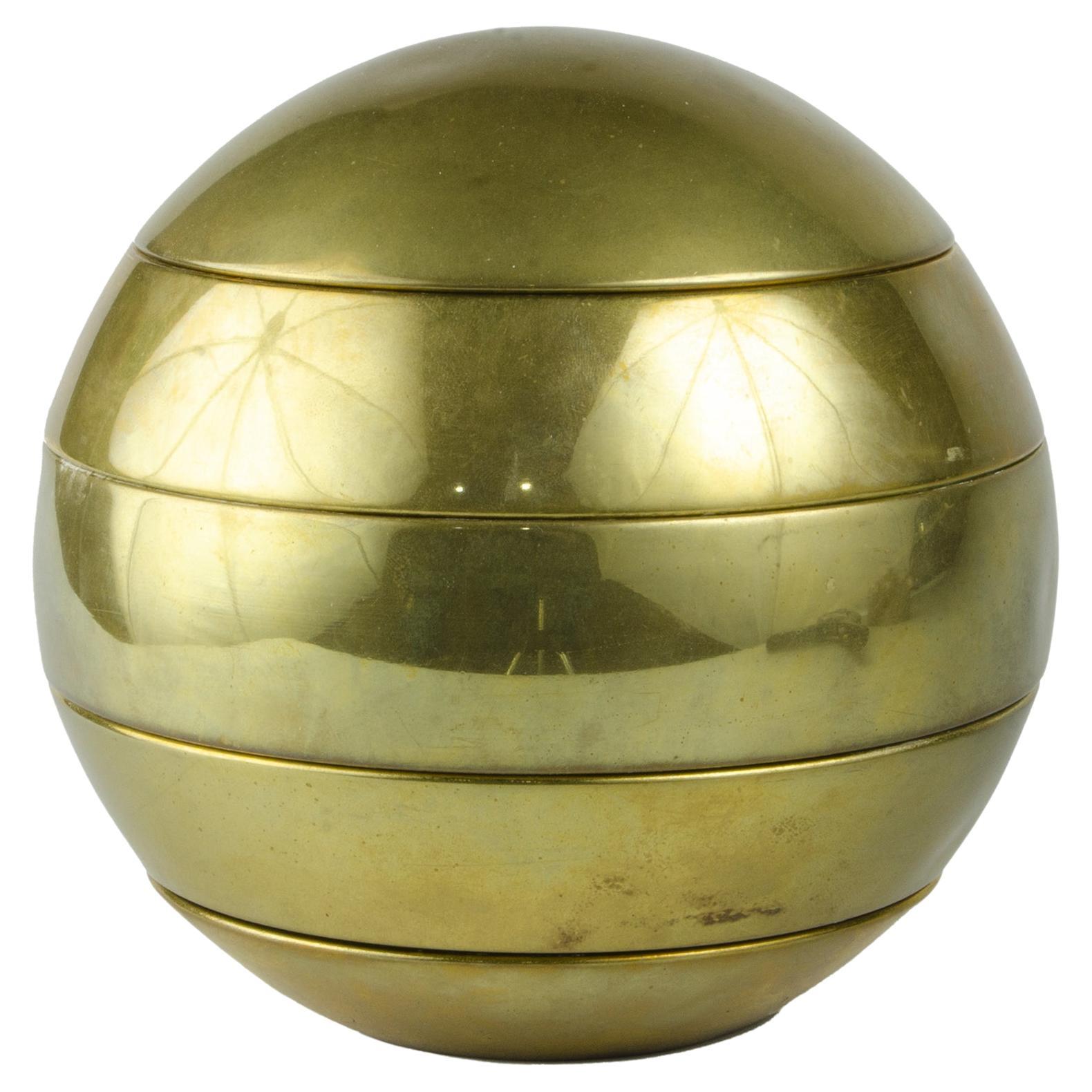 1970 Laiton, 5 pièces Sphère/Orbe de bols/casiers empilés par Tommaso Barbi, Italie