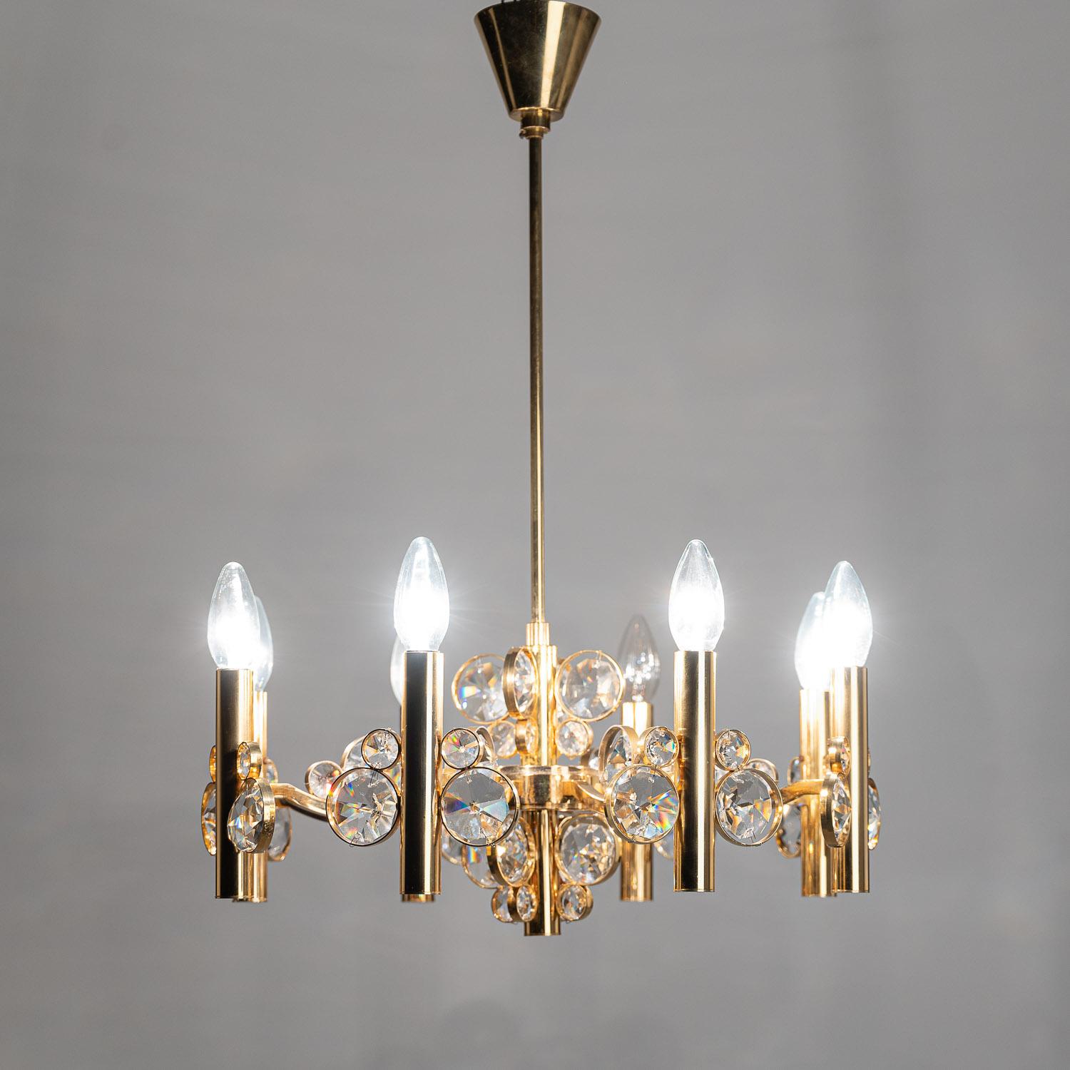 1970's Brass and Crystal Glass Bakalowits Style Chandelier For Sale 5