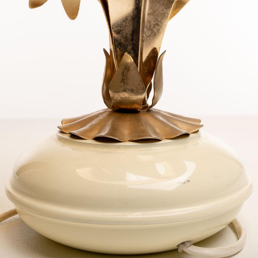 Lampe de table en laiton et métal des années 1970 dans le style de Hans Kogl en vente 5