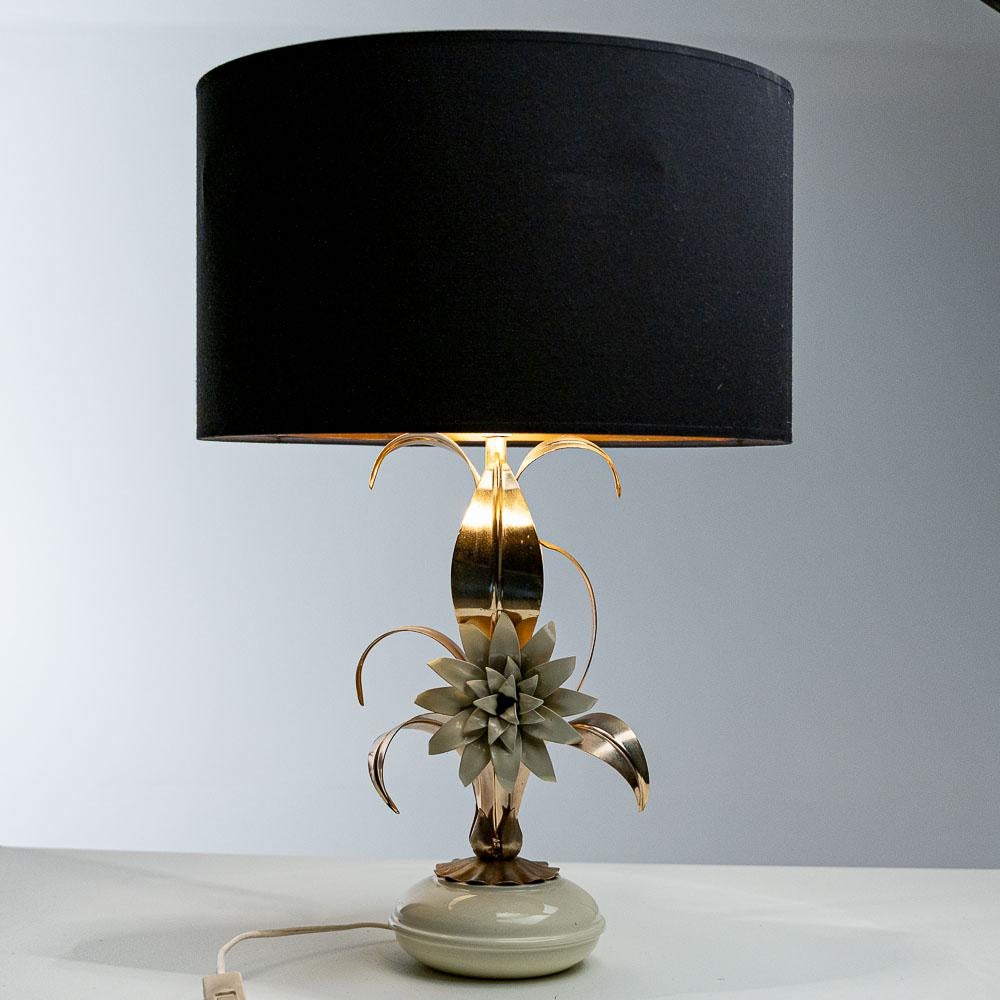 Lampe de table en laiton et métal des années 1970 dans le style de Hans Kogl en vente 6
