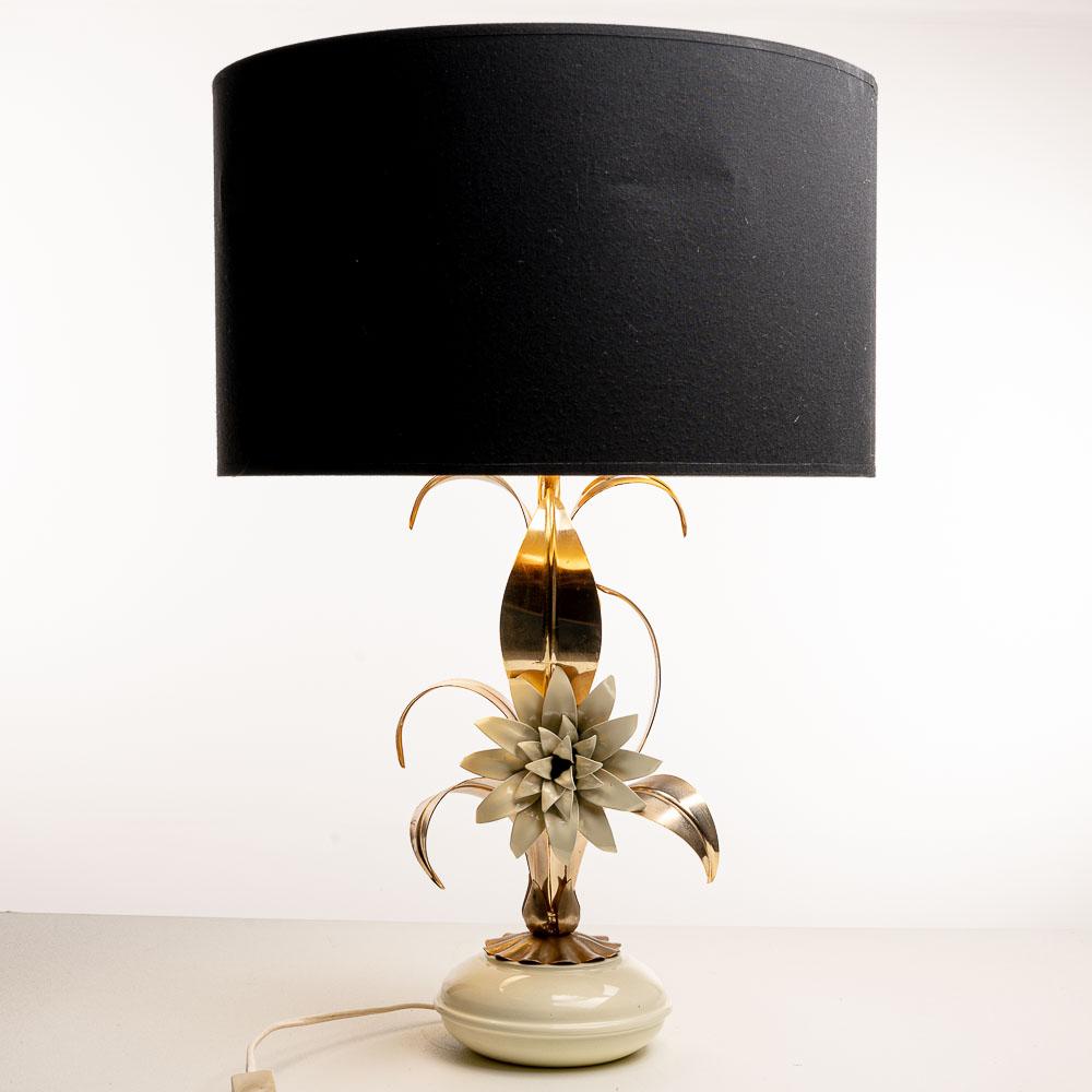 Lampe de table en laiton et métal des années 1970 dans le style de Hans Kogl en vente 7