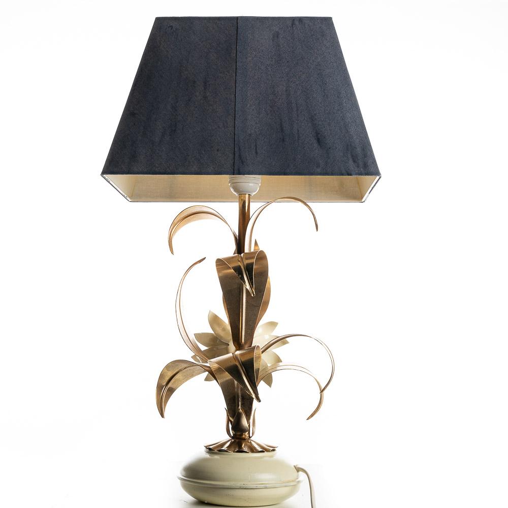 Européen Lampe de table en laiton et métal des années 1970 dans le style de Hans Kögl en vente