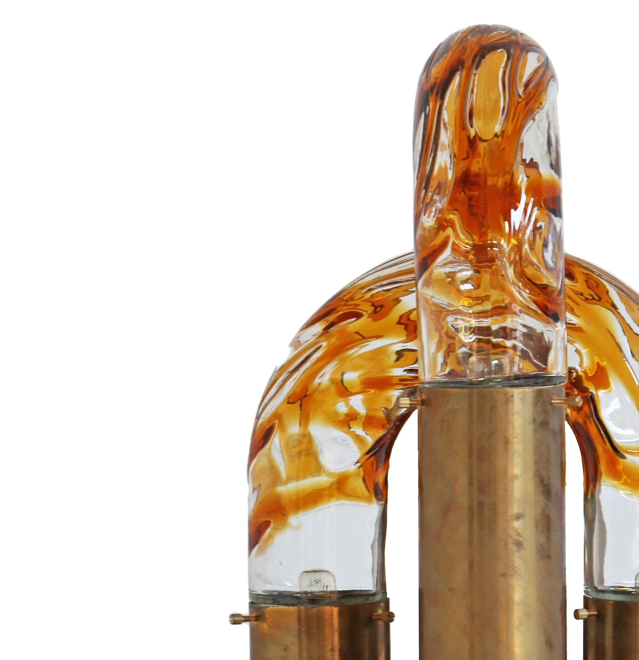 Italian 1970s Brass and Murano Glass Table Lamp For Sale