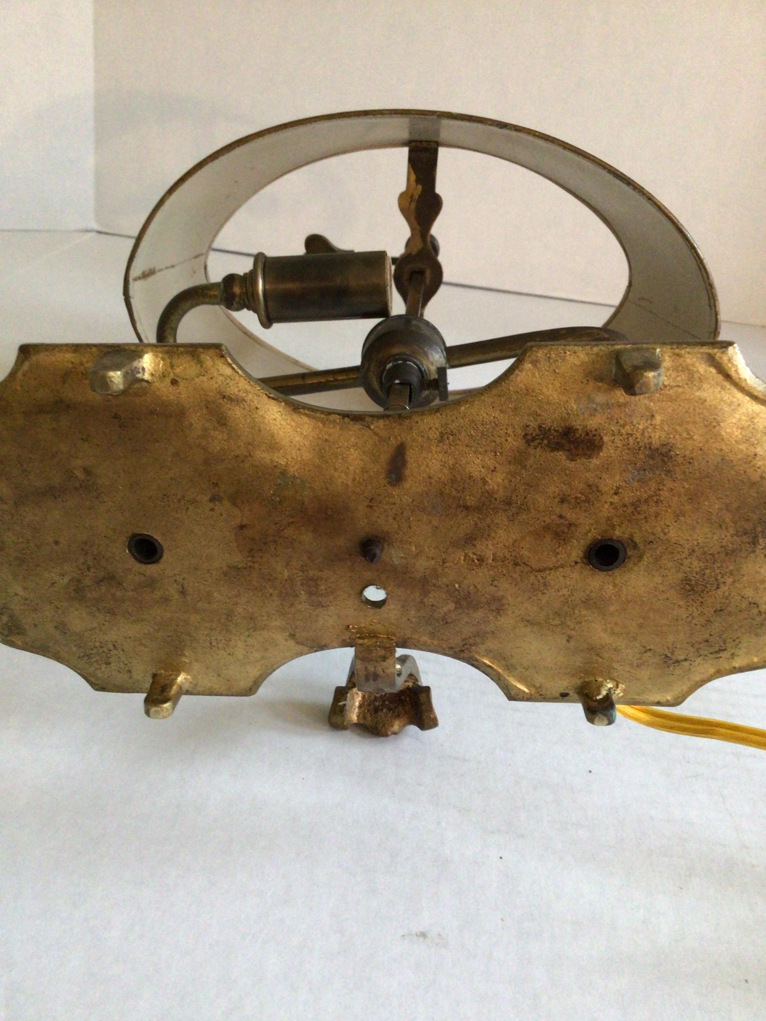 Lámpara de mesa Bouillotte de latón y tole pintado, años 70 en venta 3