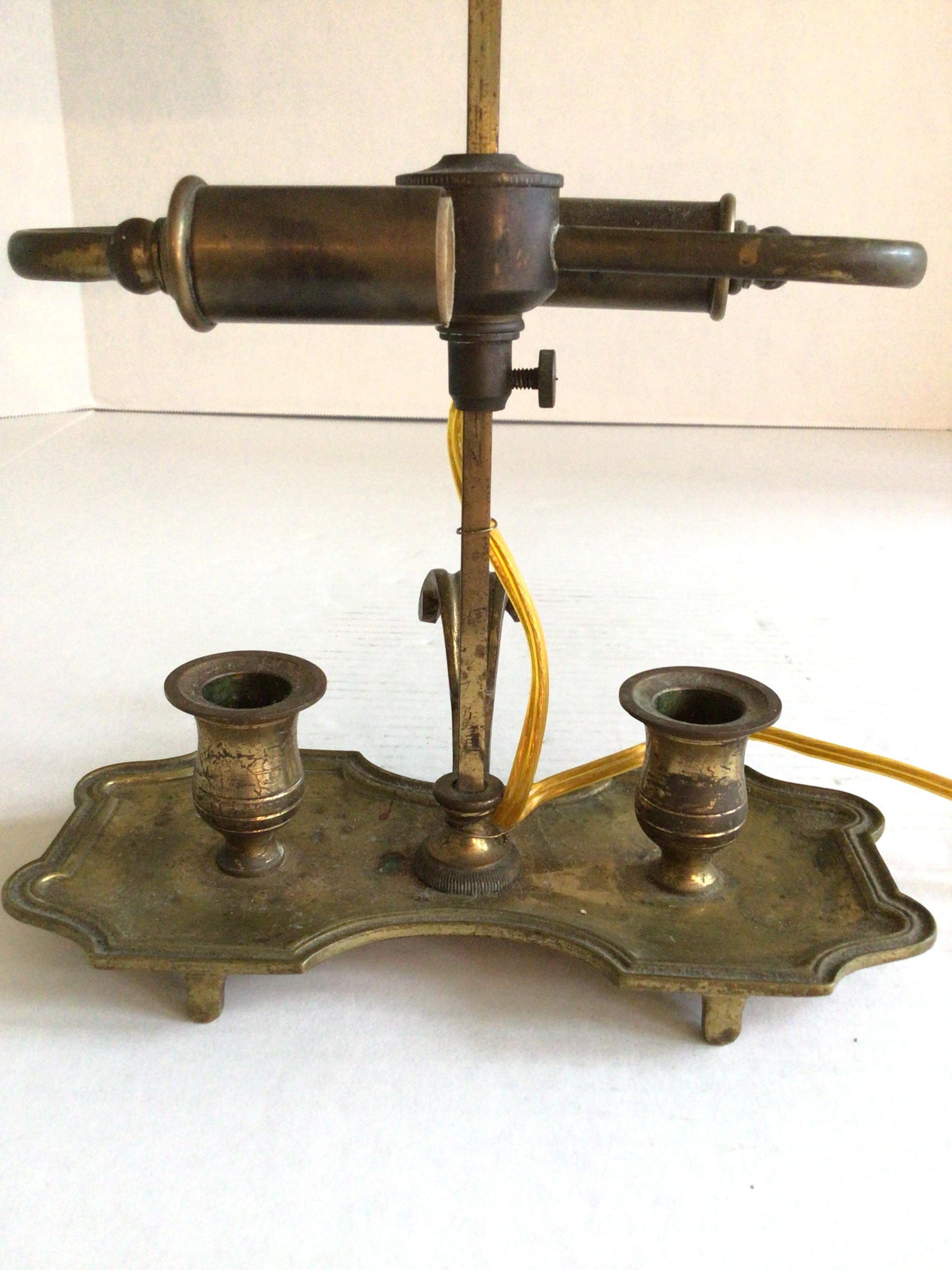 Lámpara de mesa Bouillotte de latón y tole pintado, años 70 en venta 1
