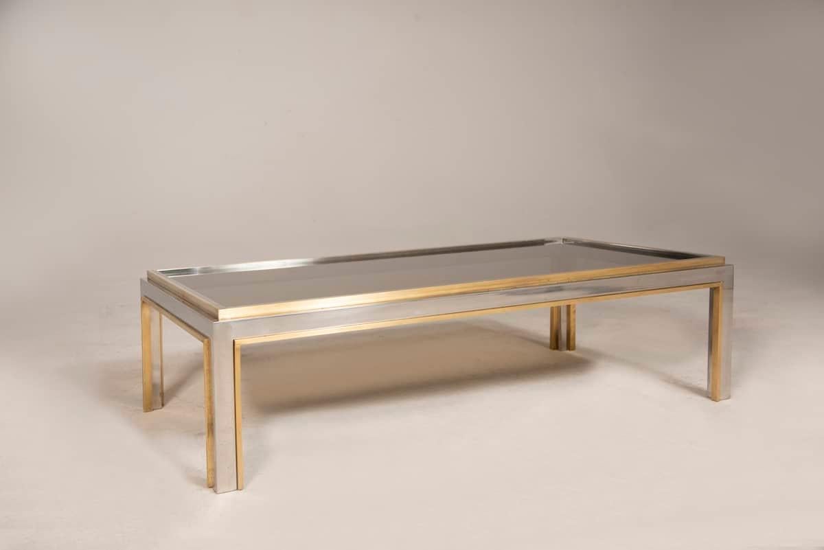 Moderne Table basse rectangulaire en laiton et acier des années 1970 en vente