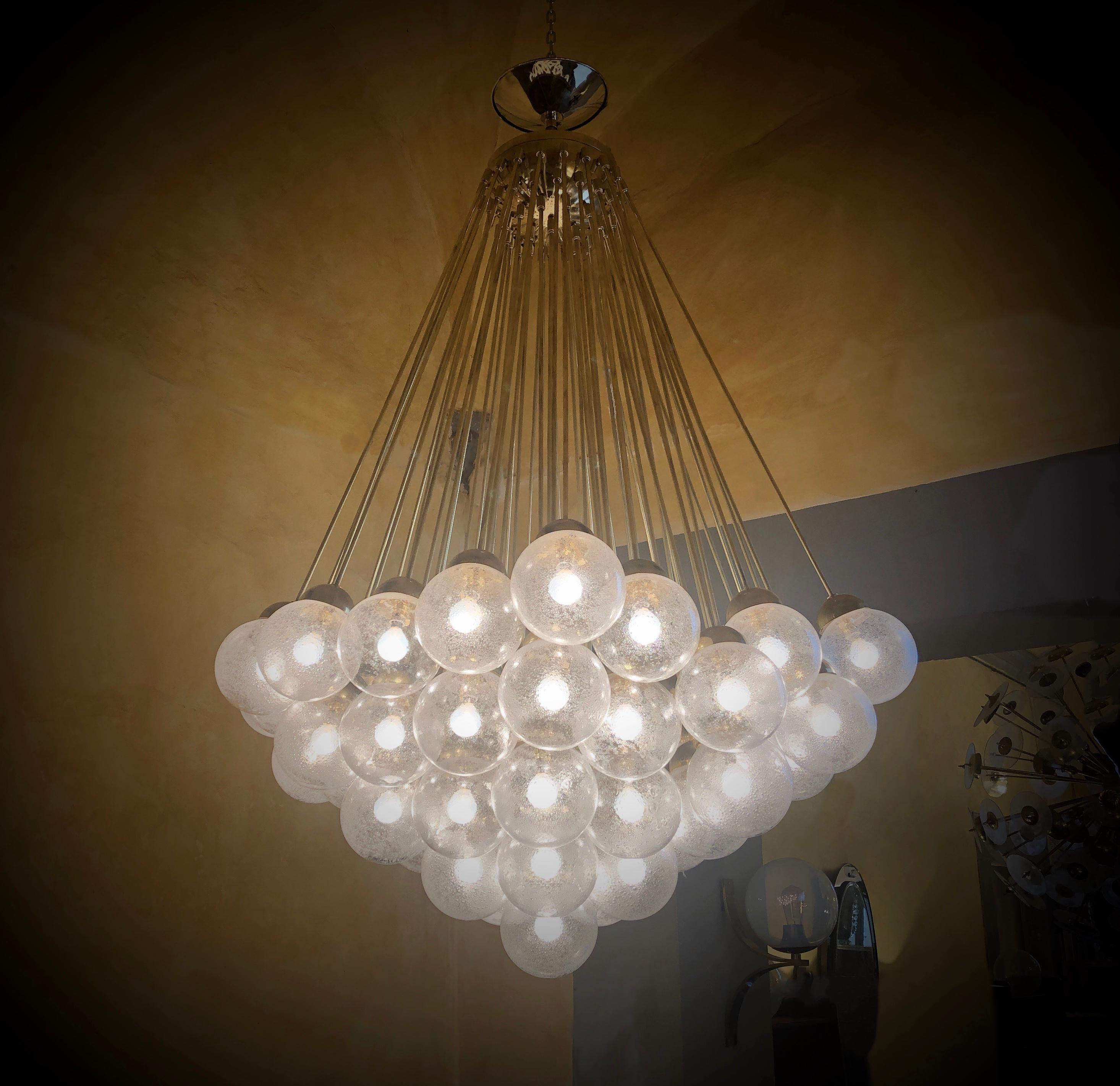 1970s Brass Chandelier with Transparent Pulegoso Murano Glass Diffusers, Venini In Good Condition In Firenze, Tuscany