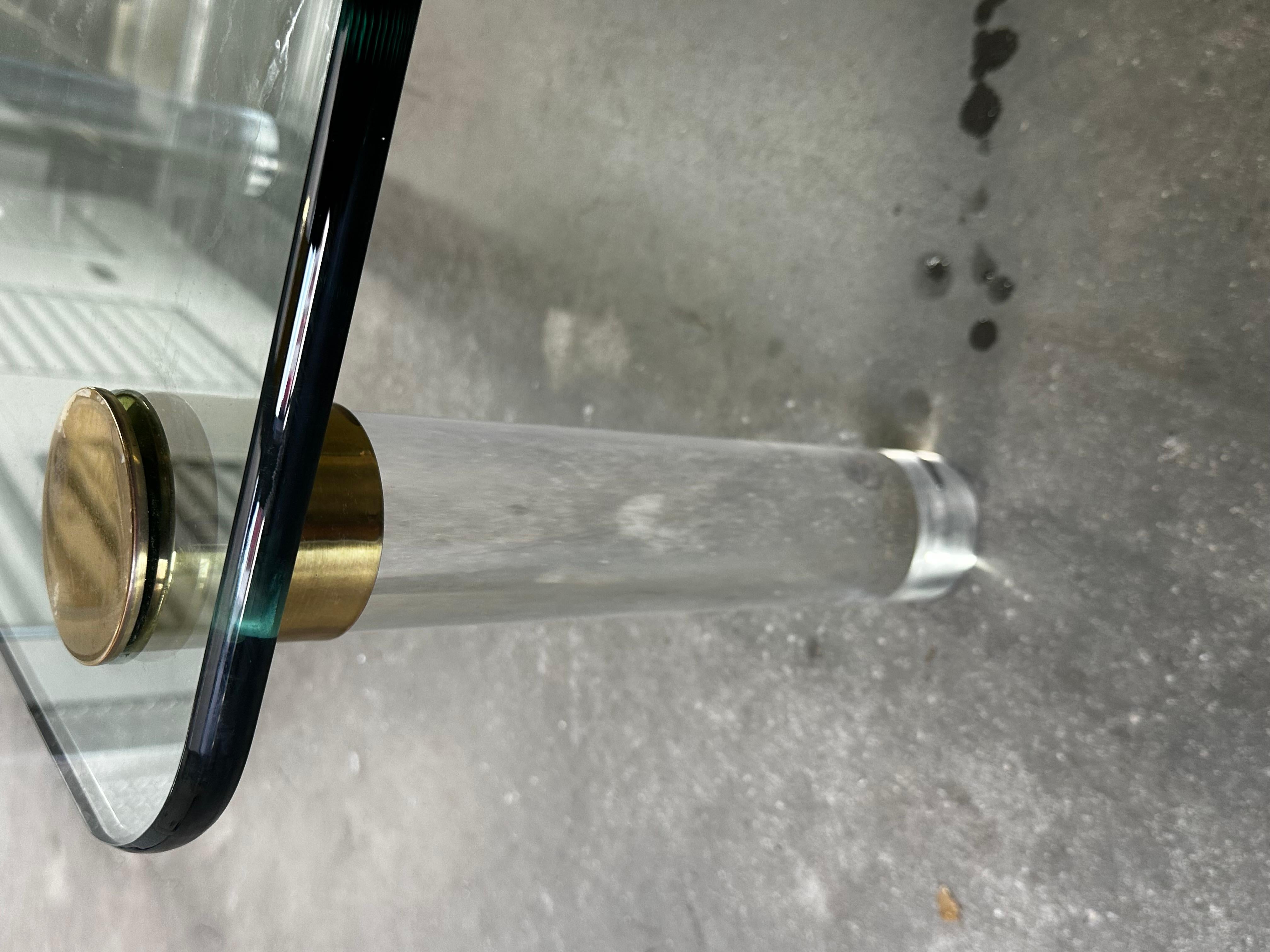 1970s Brass Cylinders Lucite Glass Cocktail Table by Pace en vente 3