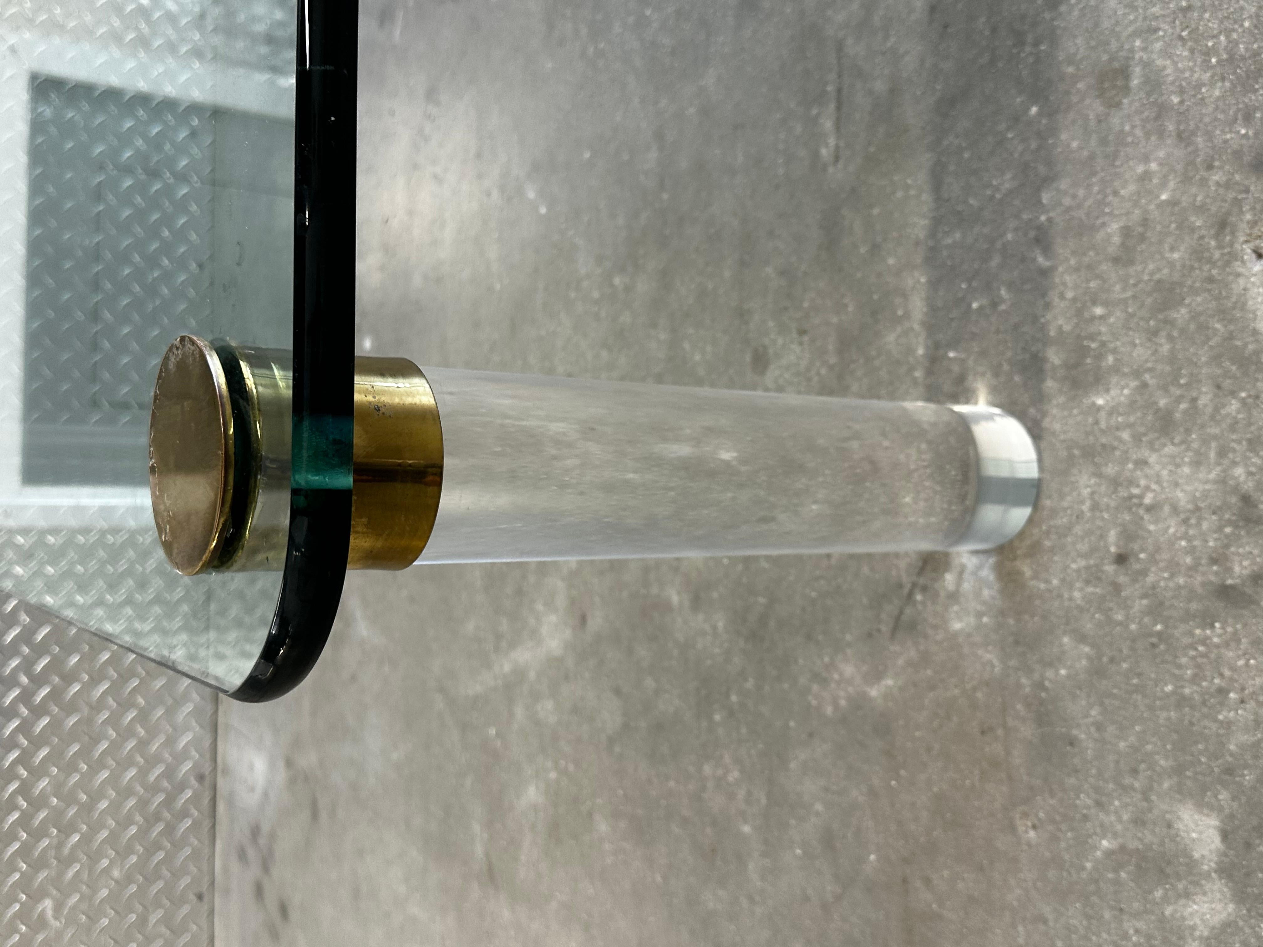1970s Brass Cylinders Lucite Glass Cocktail Table by Pace en vente 4