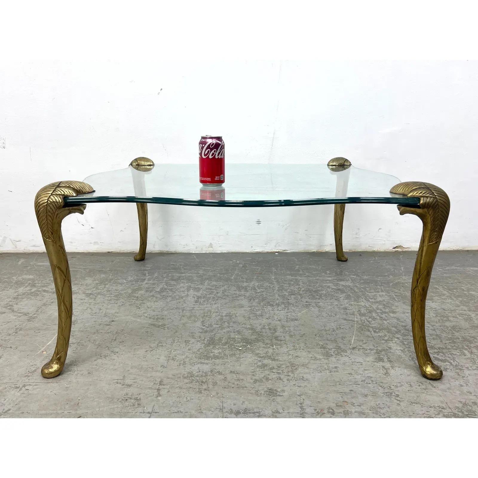 Mesa de centro de latón brillante de los años 70 al estilo de p.e. Guerin Regencia de Hollywood en venta