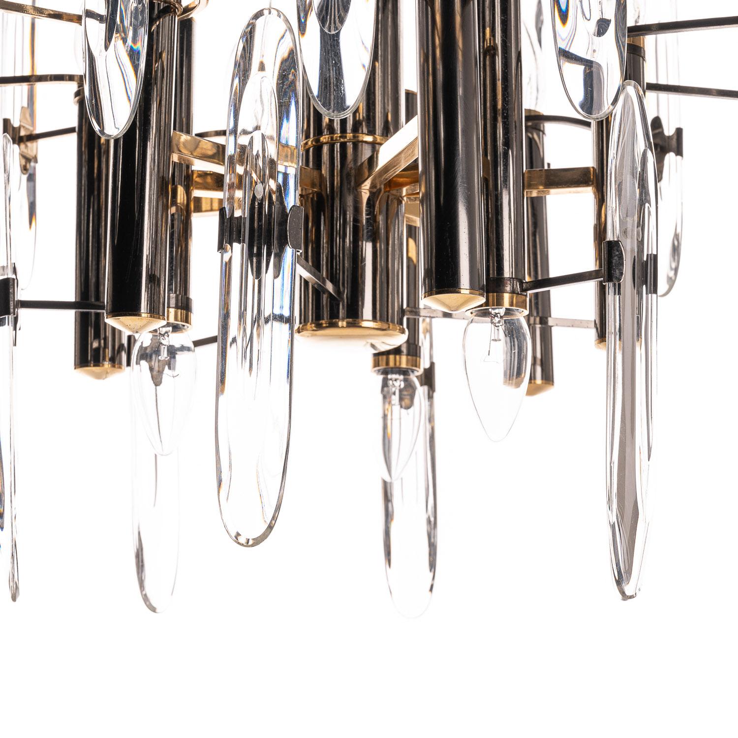1970's Brass, Iron & Glass Chandelier by Gaetano Sciolari In Good Condition For Sale In Schoorl, NL