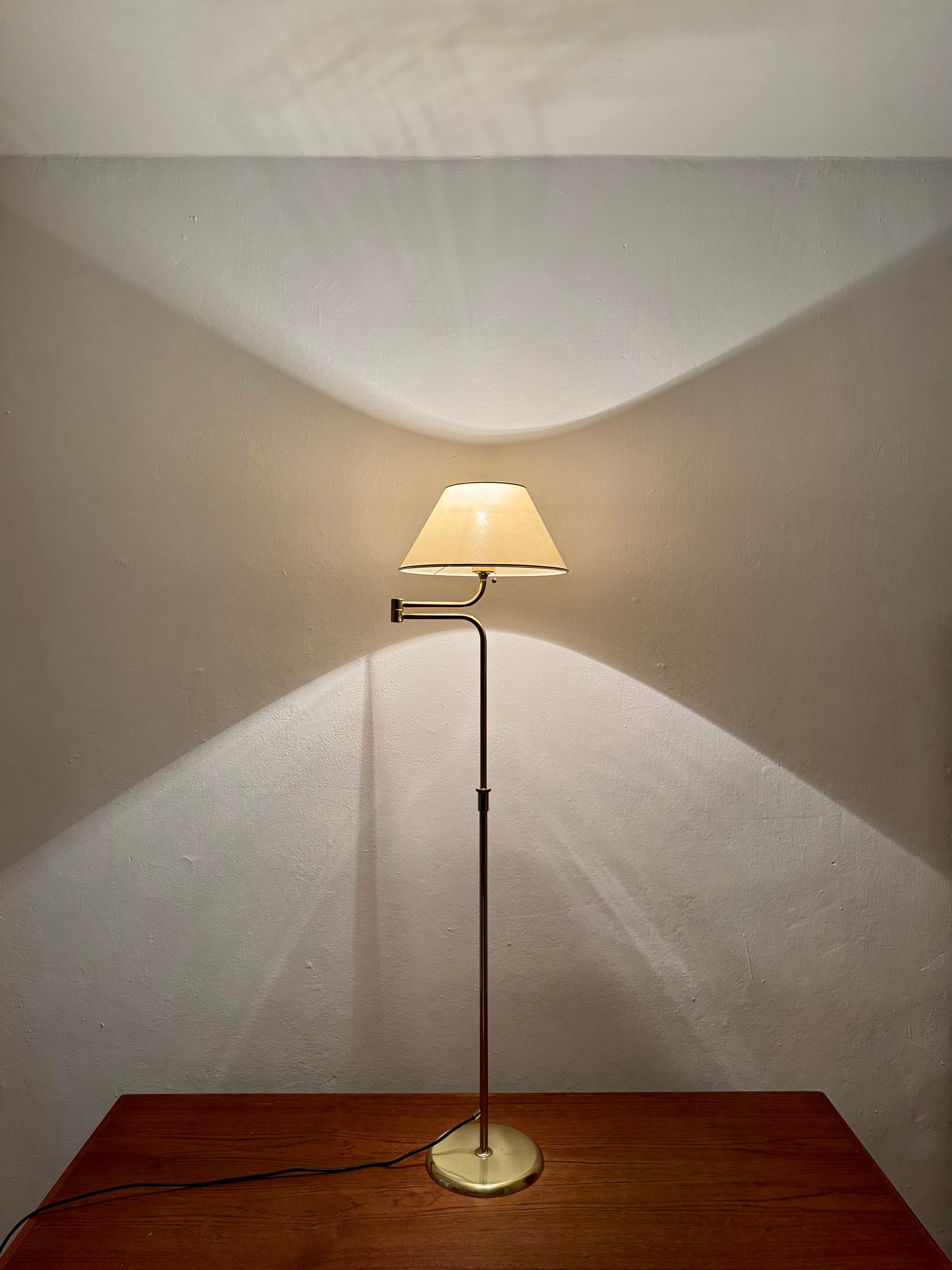 1970s brass Lesan floor lamp by Florian Schulz For Sale 4