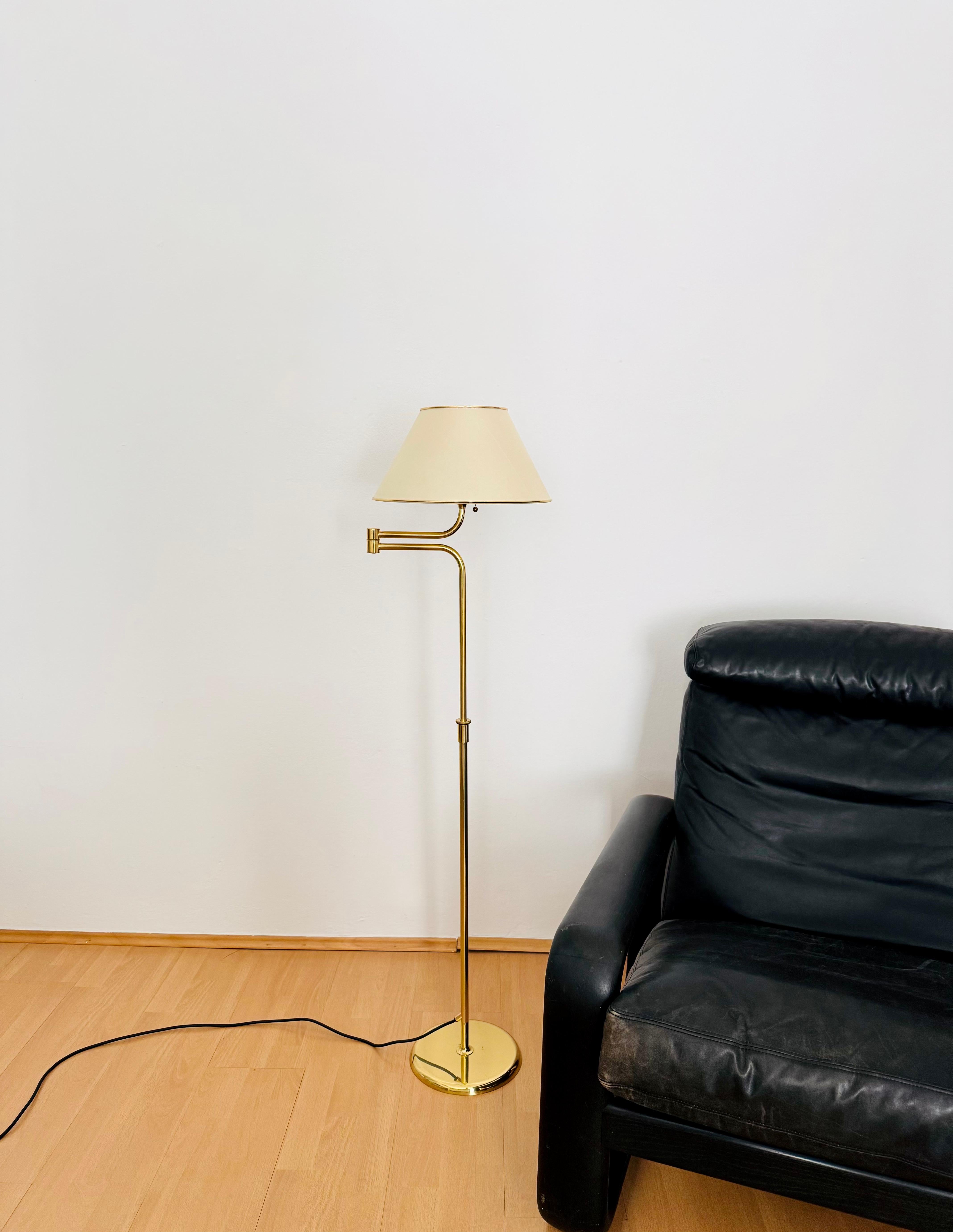 1970s brass Lesan floor lamp by Florian Schulz For Sale 2