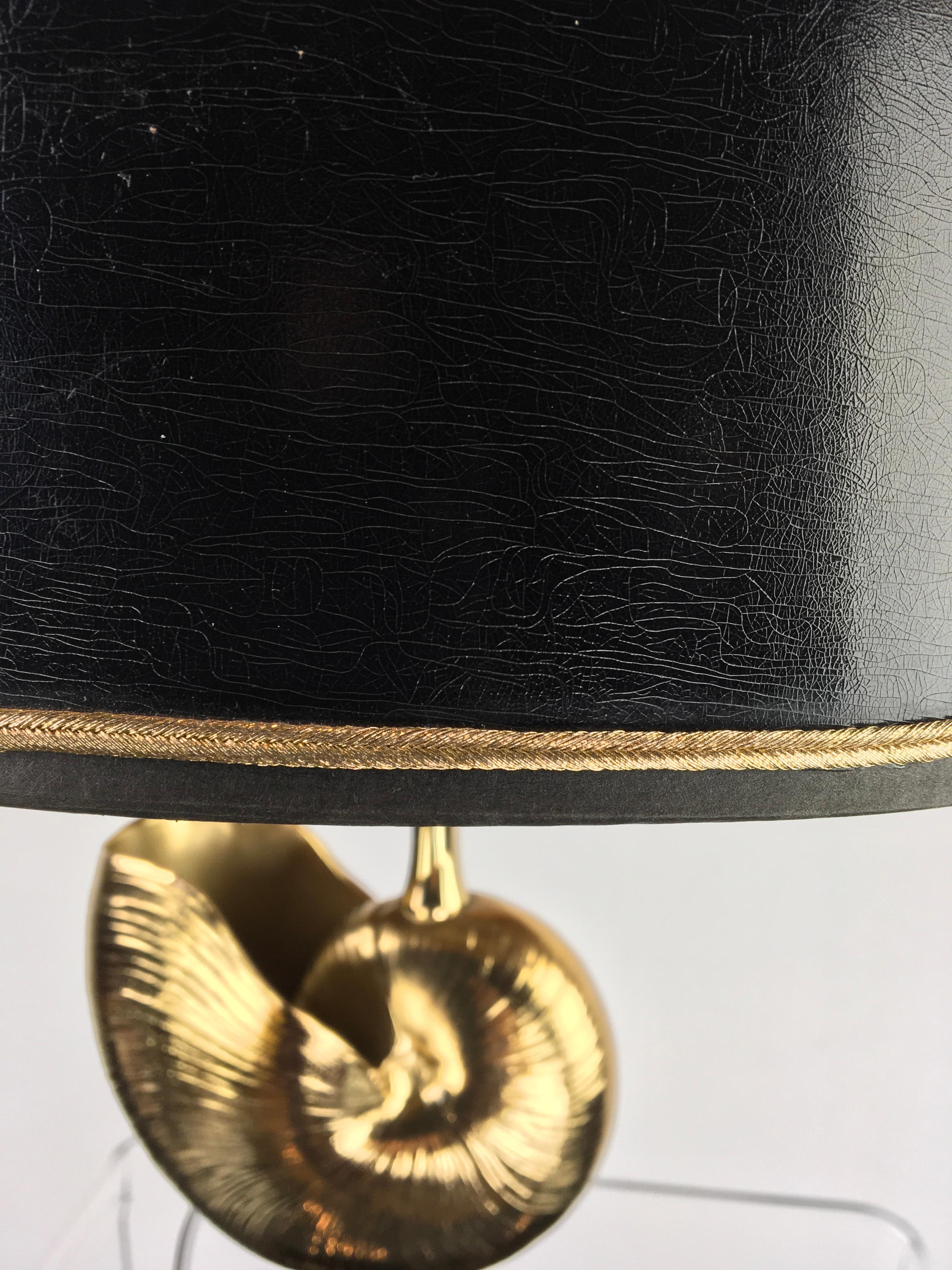 1970s Brass Nautilus Shell Table Lamp In Good Condition For Sale In Antwerp, BE