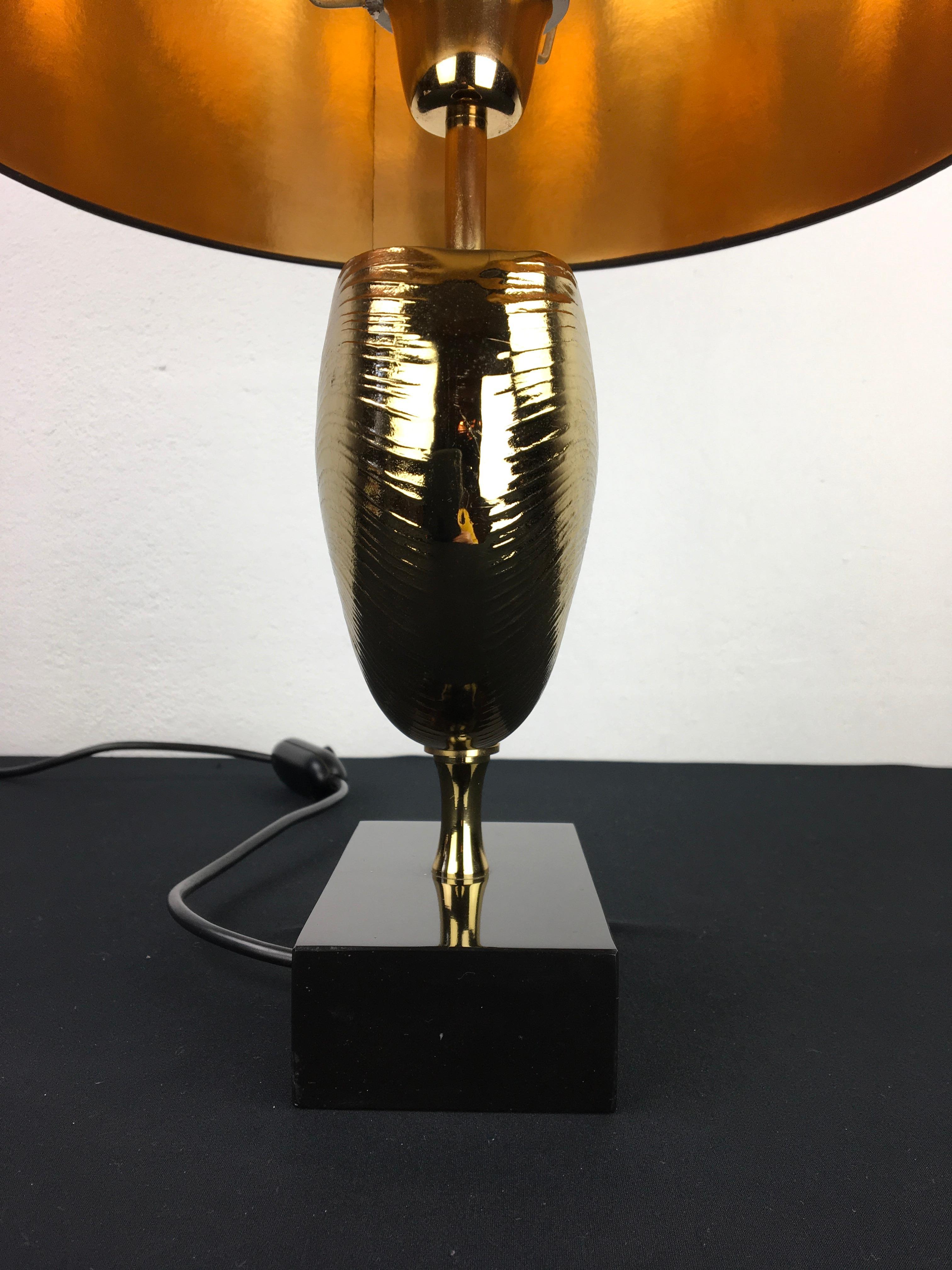 20ième siècle Lampe à poser en laiton avec coquille de Nautilus, années 1970 en vente