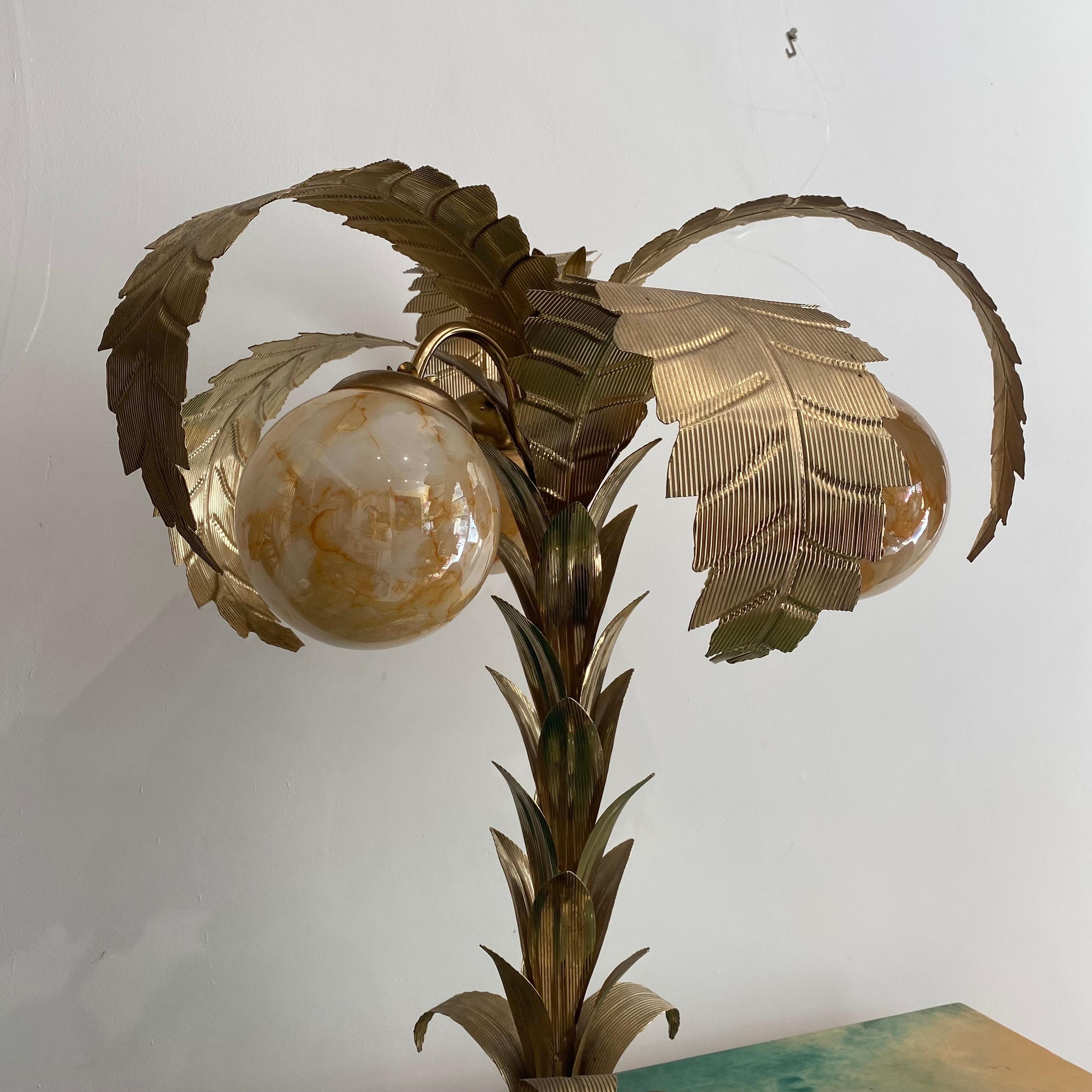 Laqué Lampe de bureau en forme de palmier en laiton Hollywood Regency Art Déco #2 Maison Jansen, années 1970  en vente