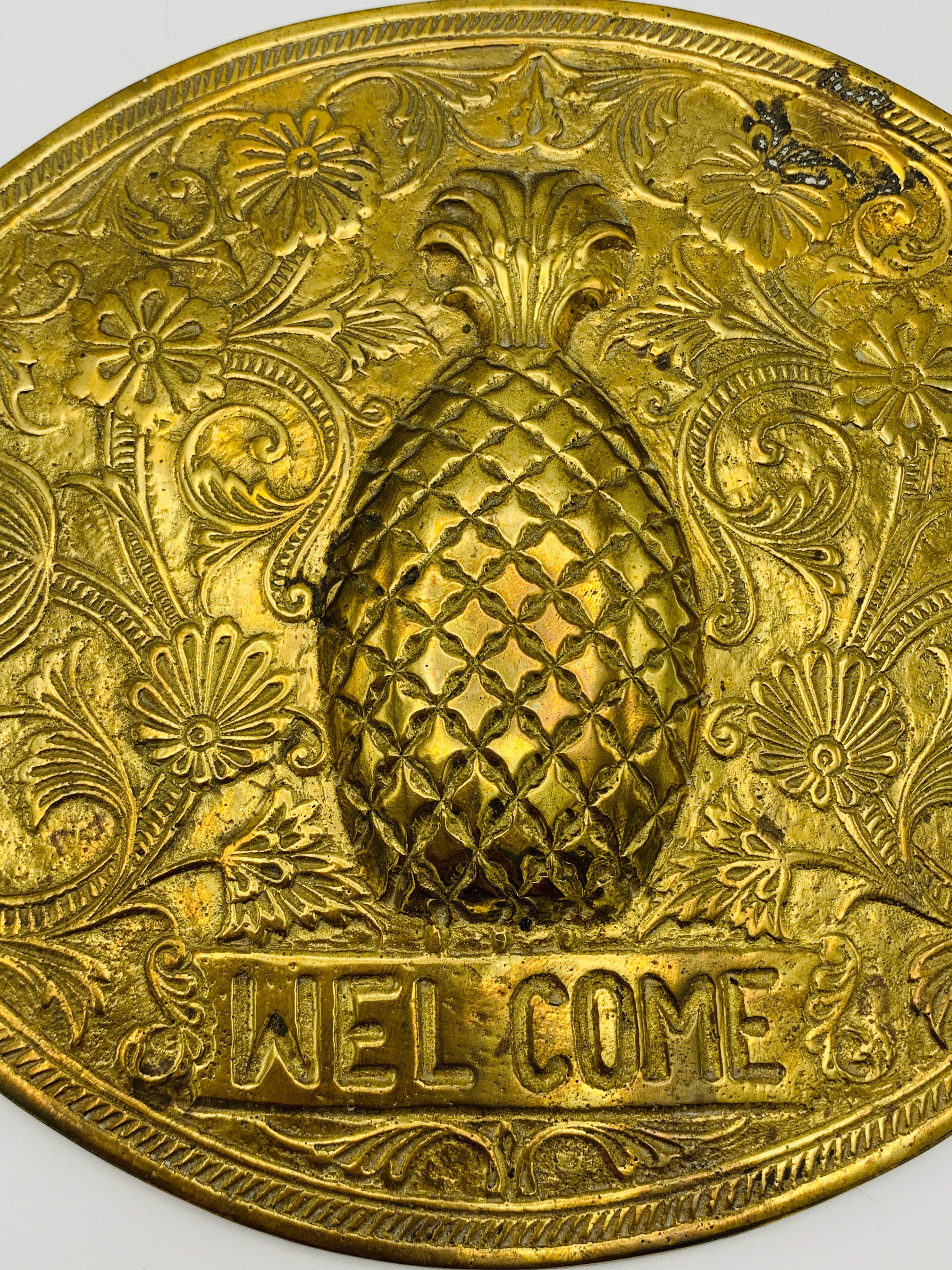 20th Century 1970s Brass Pineapple 'Welcome' Plaque For Sale