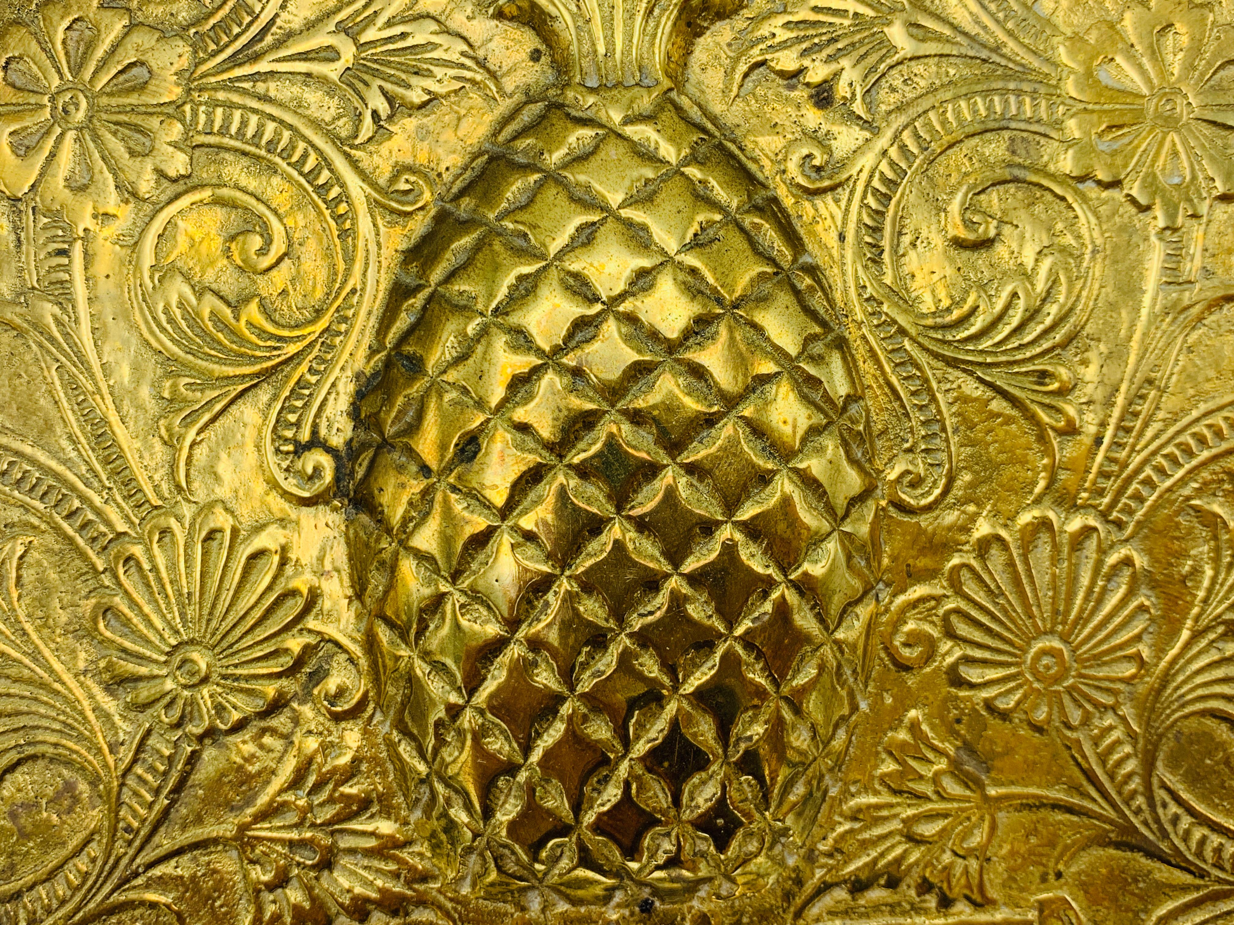 1970s Brass Pineapple 'Welcome' Plaque For Sale 3