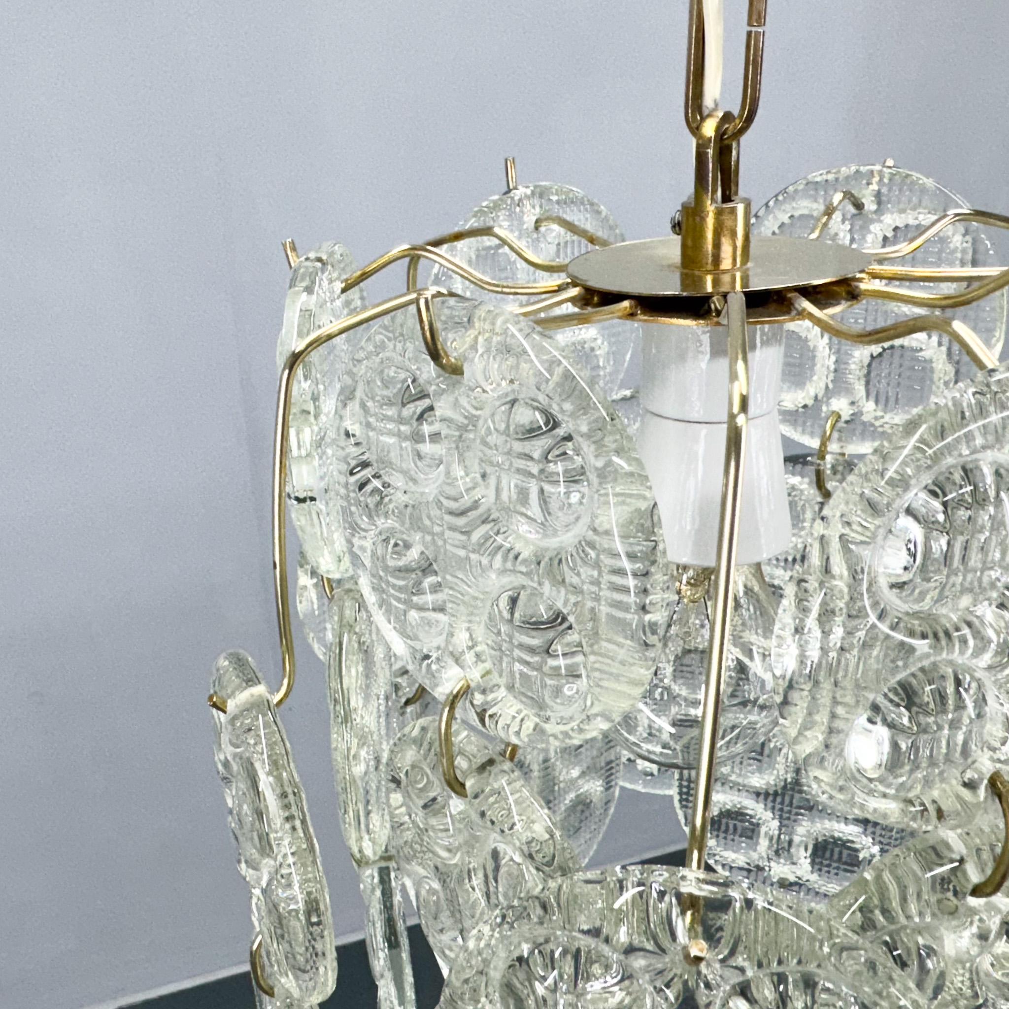 Lampadario in ottone e vetro pressato degli anni '70, Cecoslovacchia in vendita 4