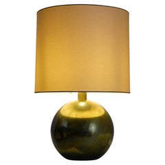Lampe de table sphère en laiton des années 1970, design minimaliste