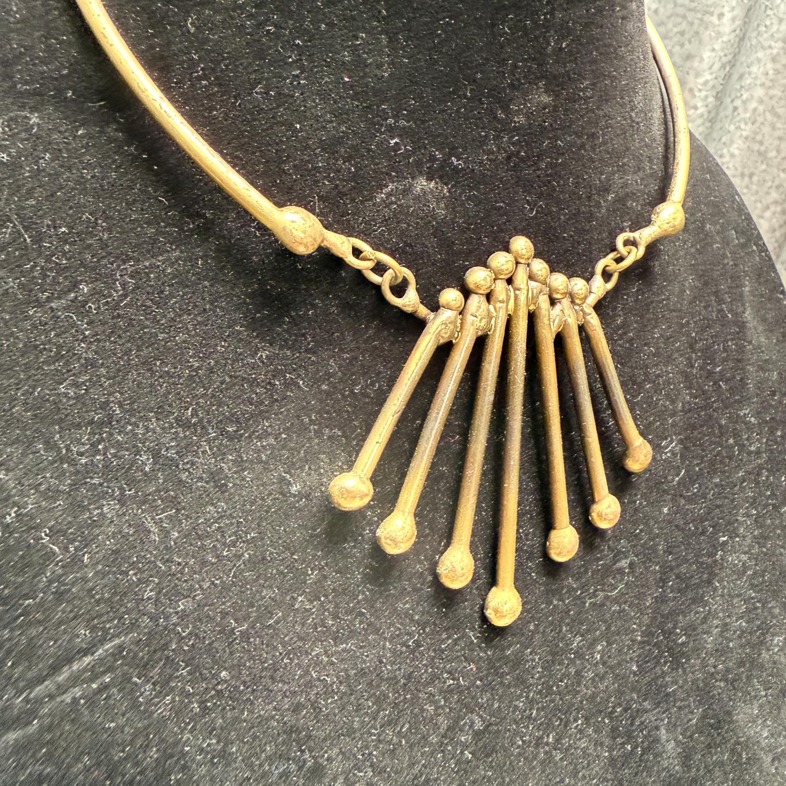 Collana girocollo di spore in ottone degli anni '70, stile Pal Kepenyes In condizioni buone in vendita a Chula Vista, CA