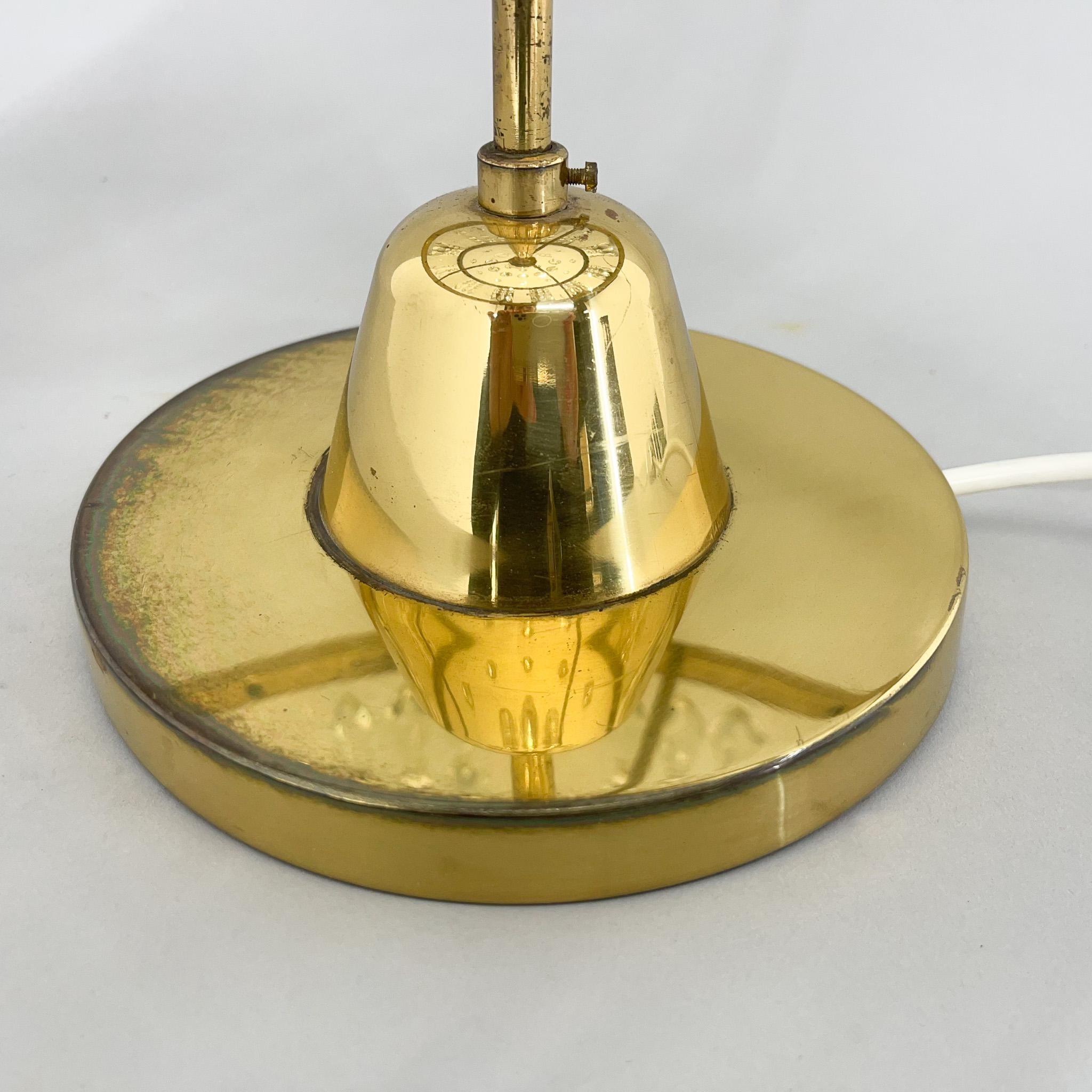 1970's Brass Table Lamp by Novy Bydzov Glasswork, Czechoslovakia For Sale 2