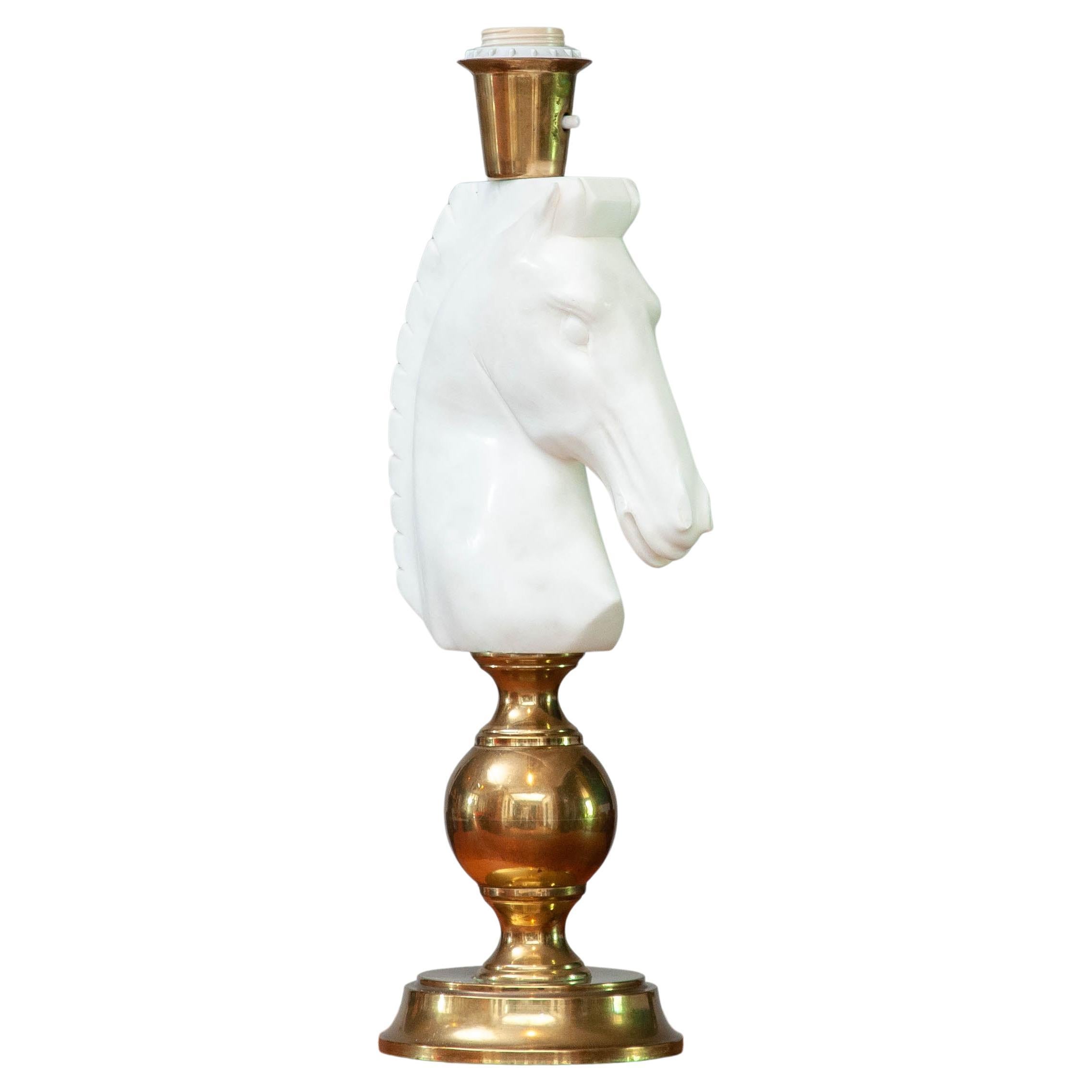 Lampe de bureau en laiton des années 1970 avec grande tête de cheval italienne en albâtre blanc taillé à la main