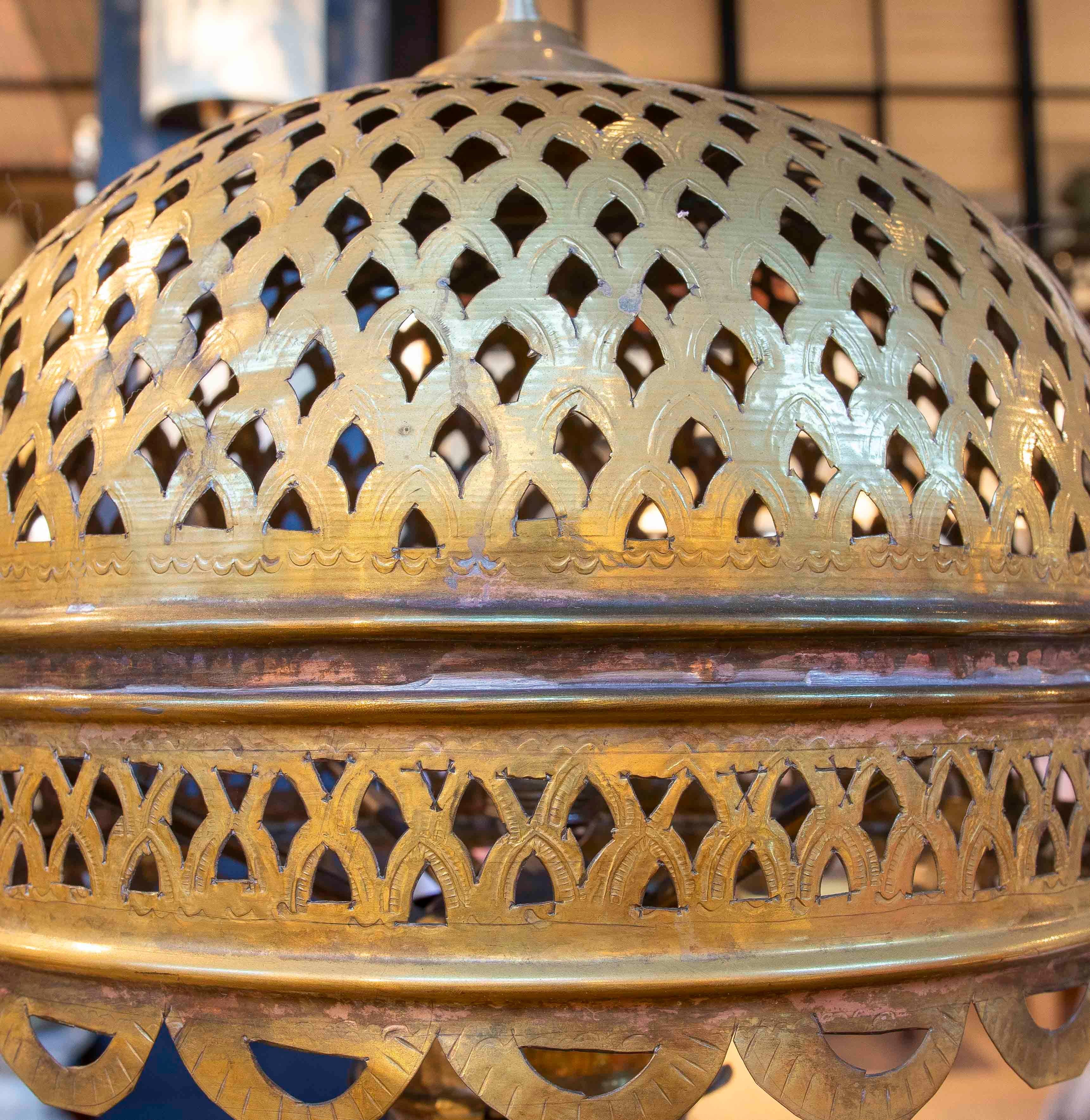 1970s Brass Table Lamp with Openwork Shade In Good Condition In Marbella, ES