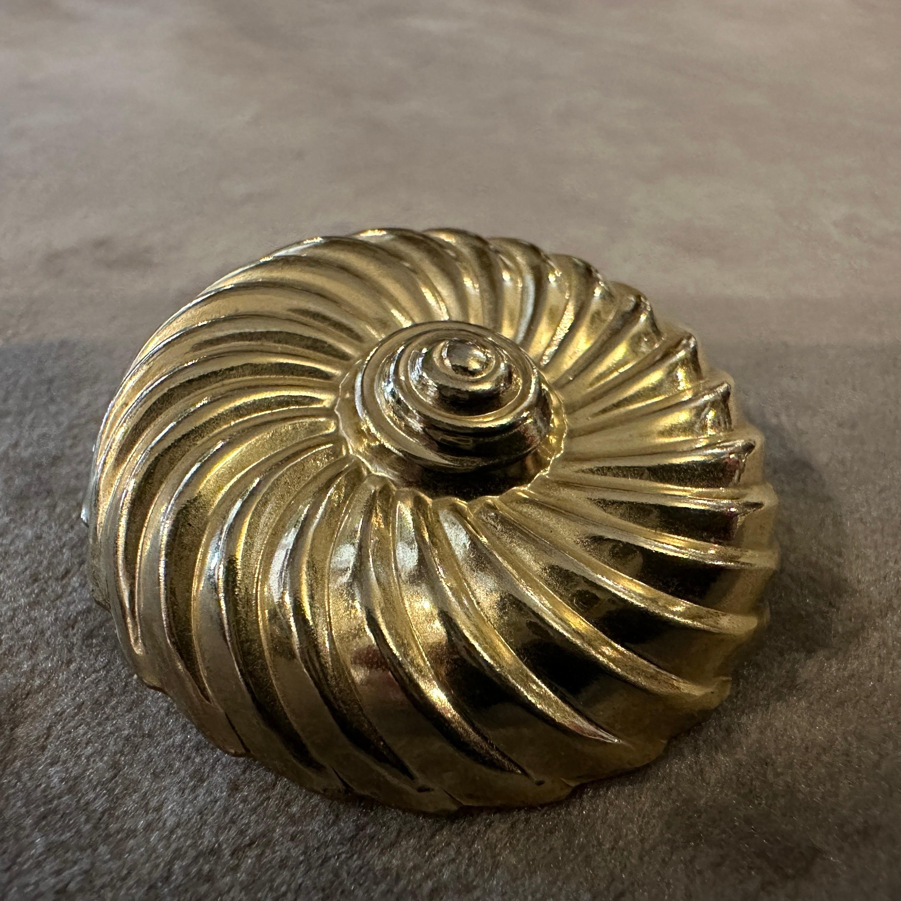 Rétro Orecchini a spirale in ottone a torciglione degli anni '70 in vendita
