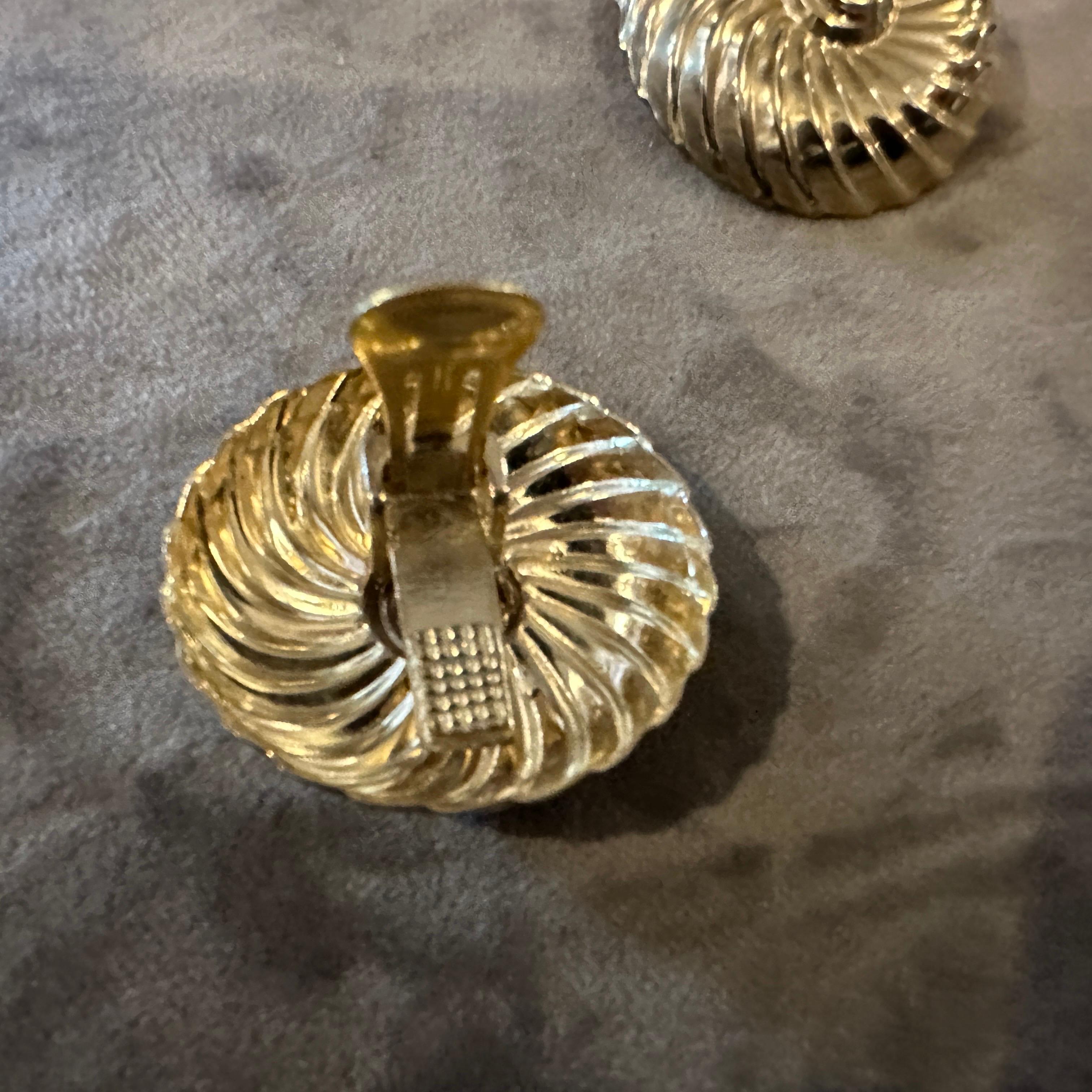Orecchini a spirale in ottone a torciglione degli anni '70 In condizioni buone in vendita a Aci Castello, IT