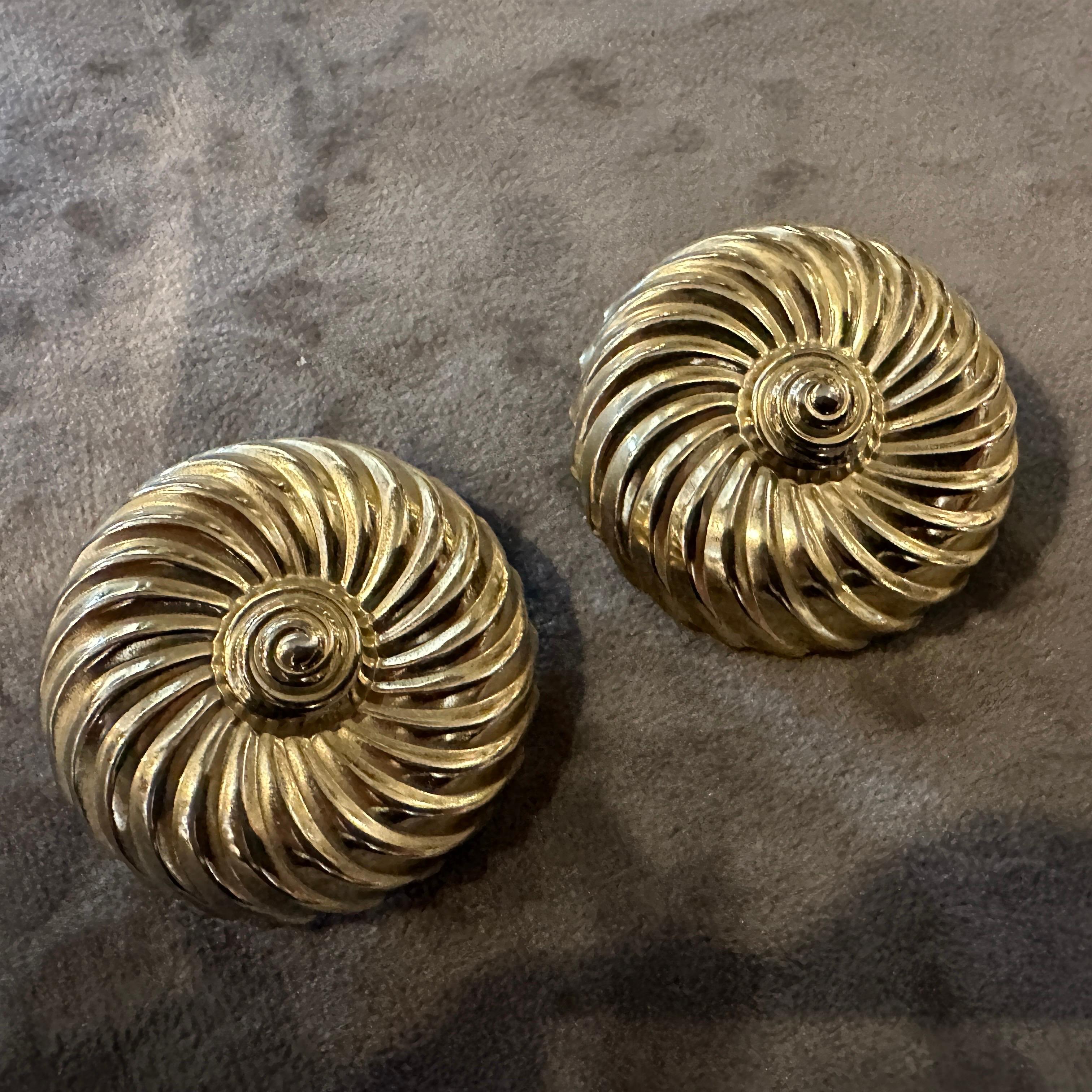 Donna Orecchini a spirale in ottone a torciglione degli anni '70 in vendita