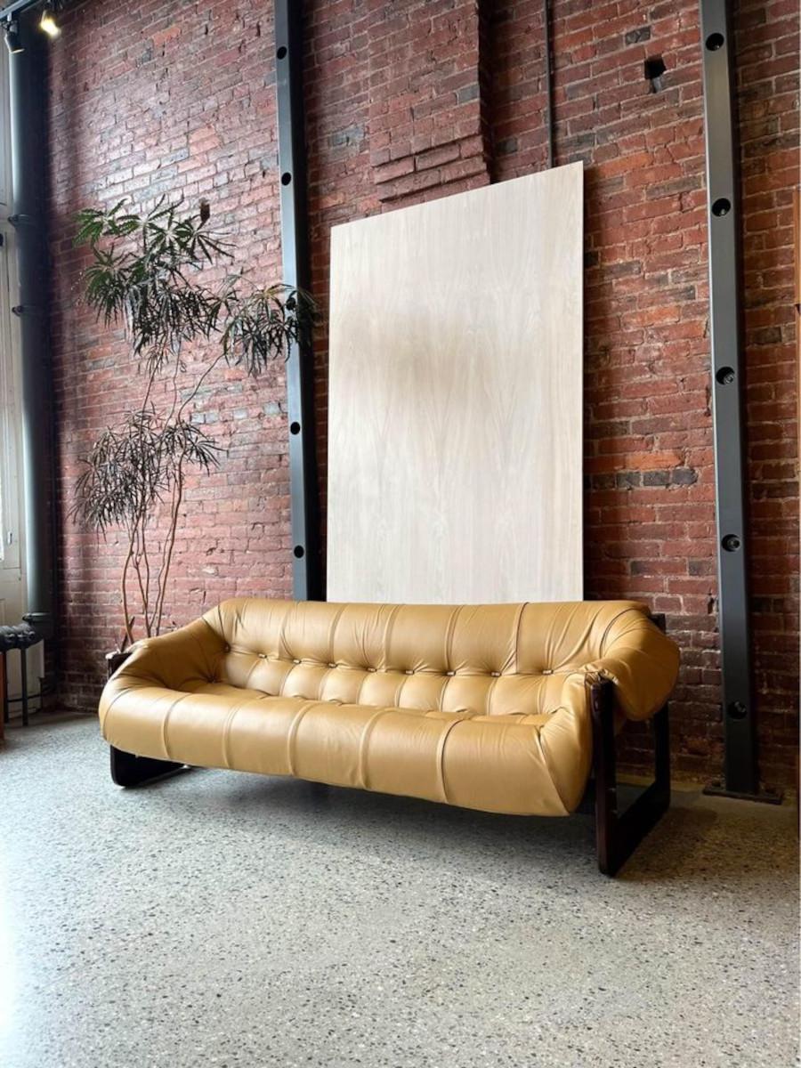 Mid-Century Modern 1970s Brazilian MP97 Wood and Leather Sofa by Percival Lafer