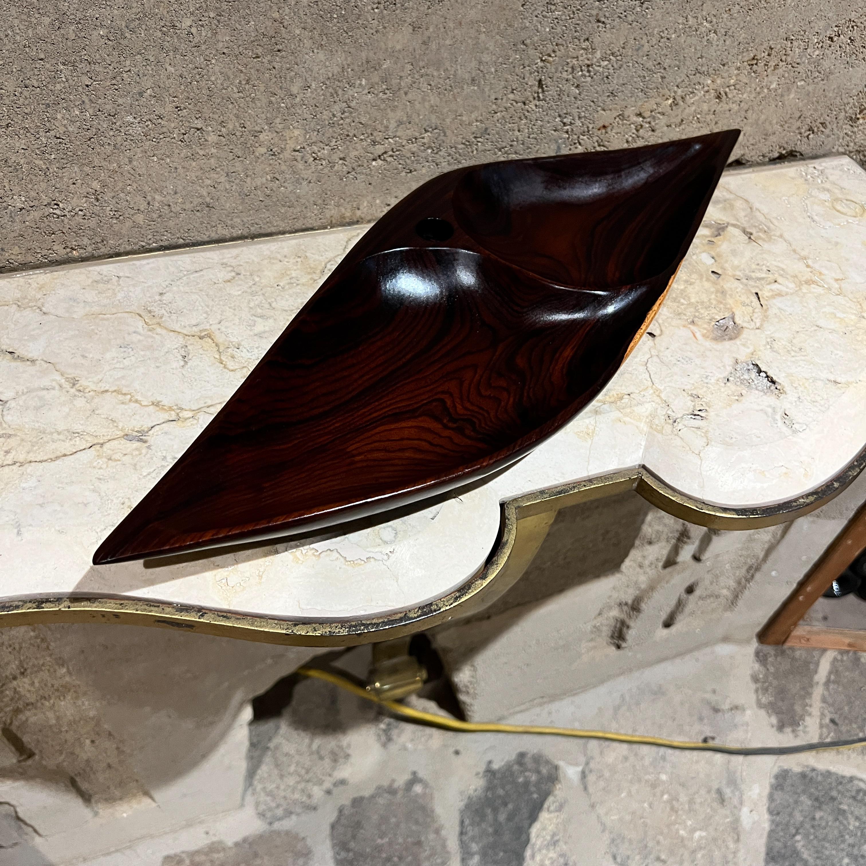 Plat de service brésilien des années 1970 en bois exotique en vente 6