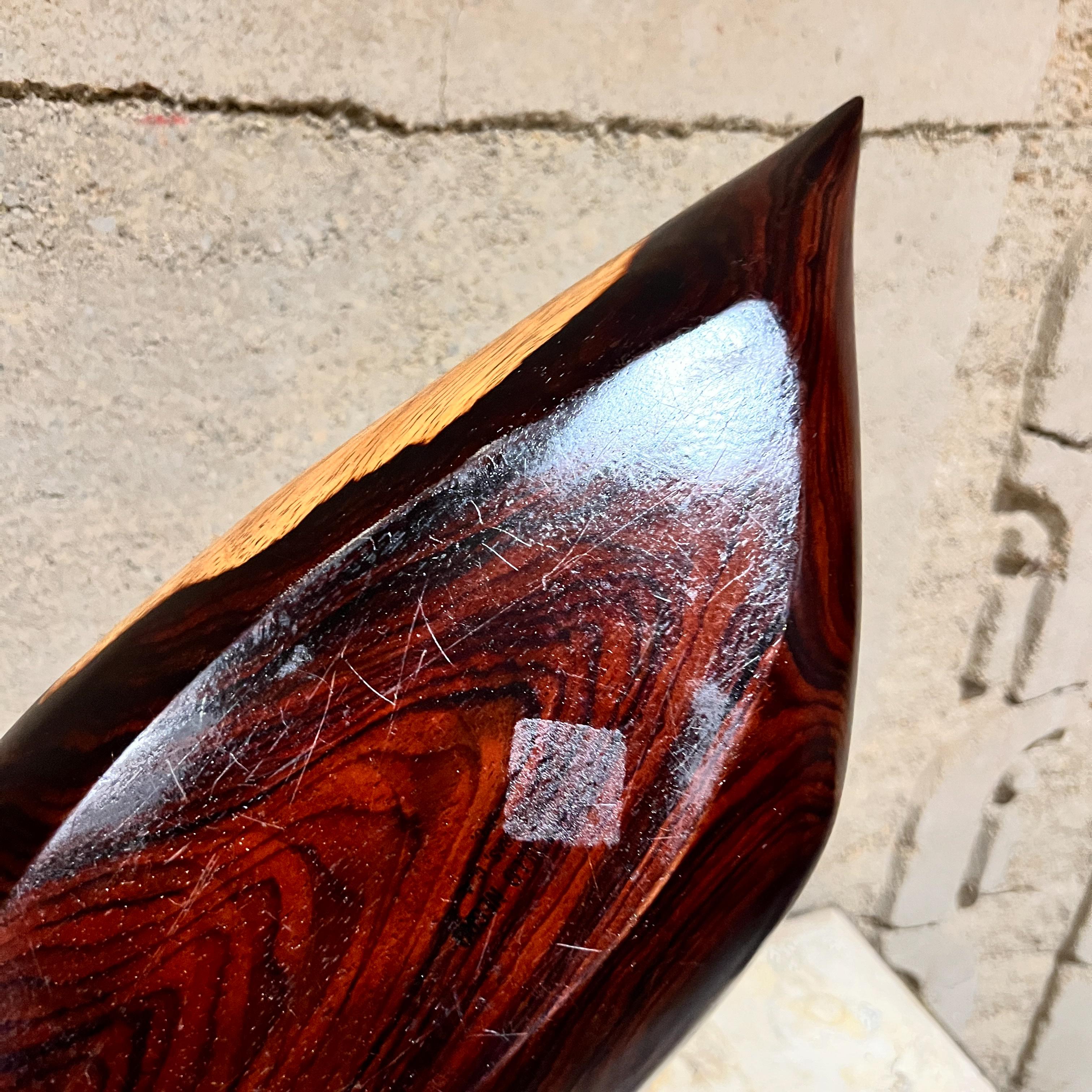 Plat de service brésilien des années 1970 en bois exotique en vente 8