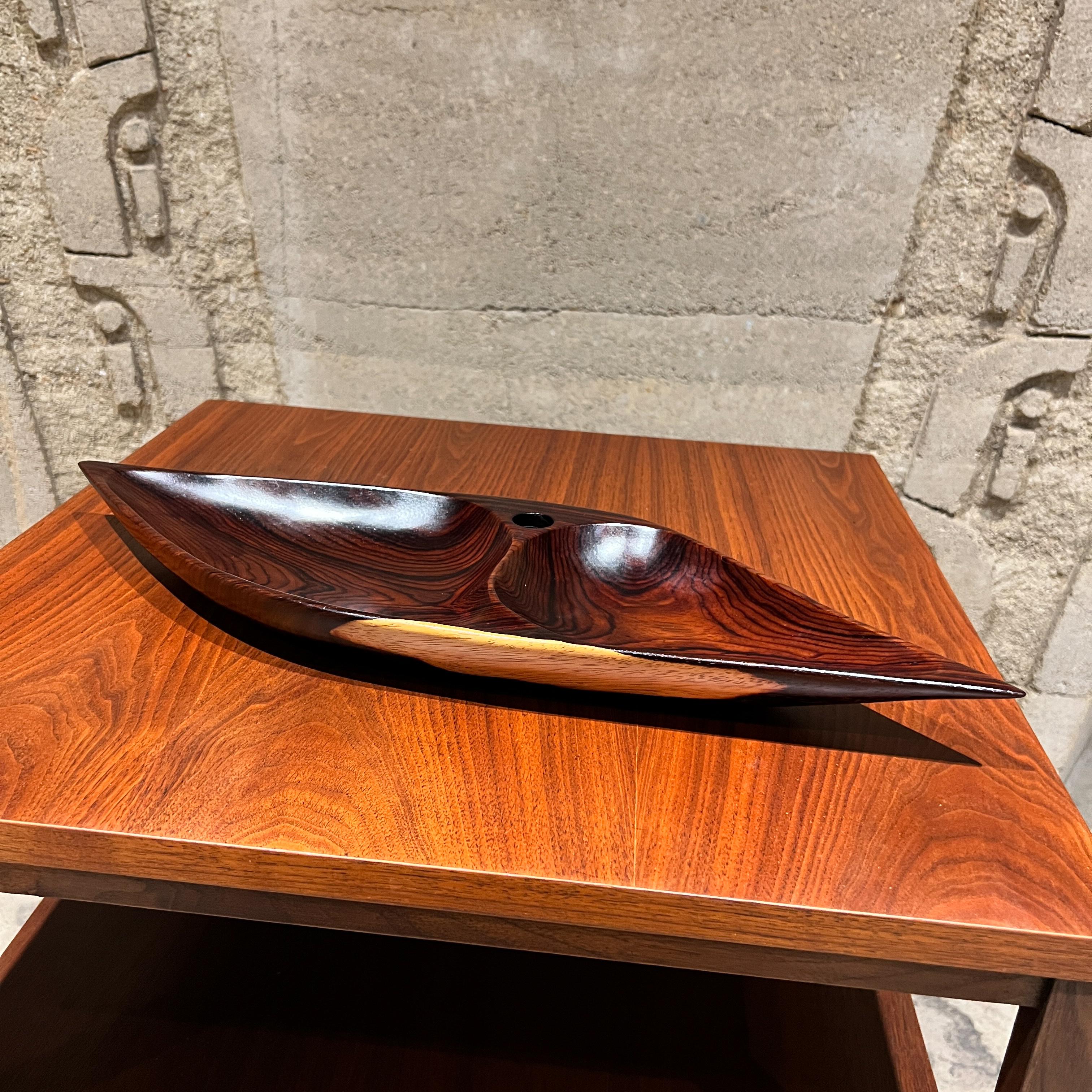 Brésilien Plat de service brésilien des années 1970 en bois exotique en vente
