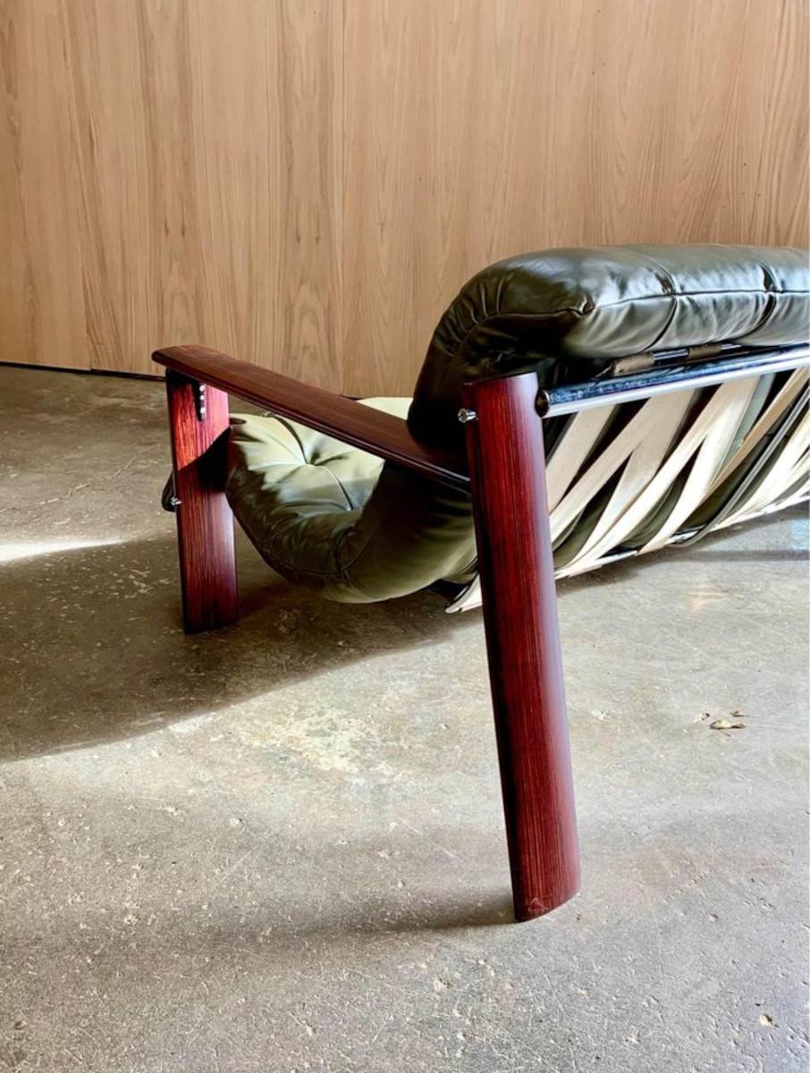 Late 20th Century 1970s Brazilian Wood and Leather MP129 Sofa by Percival Lafer For Sale